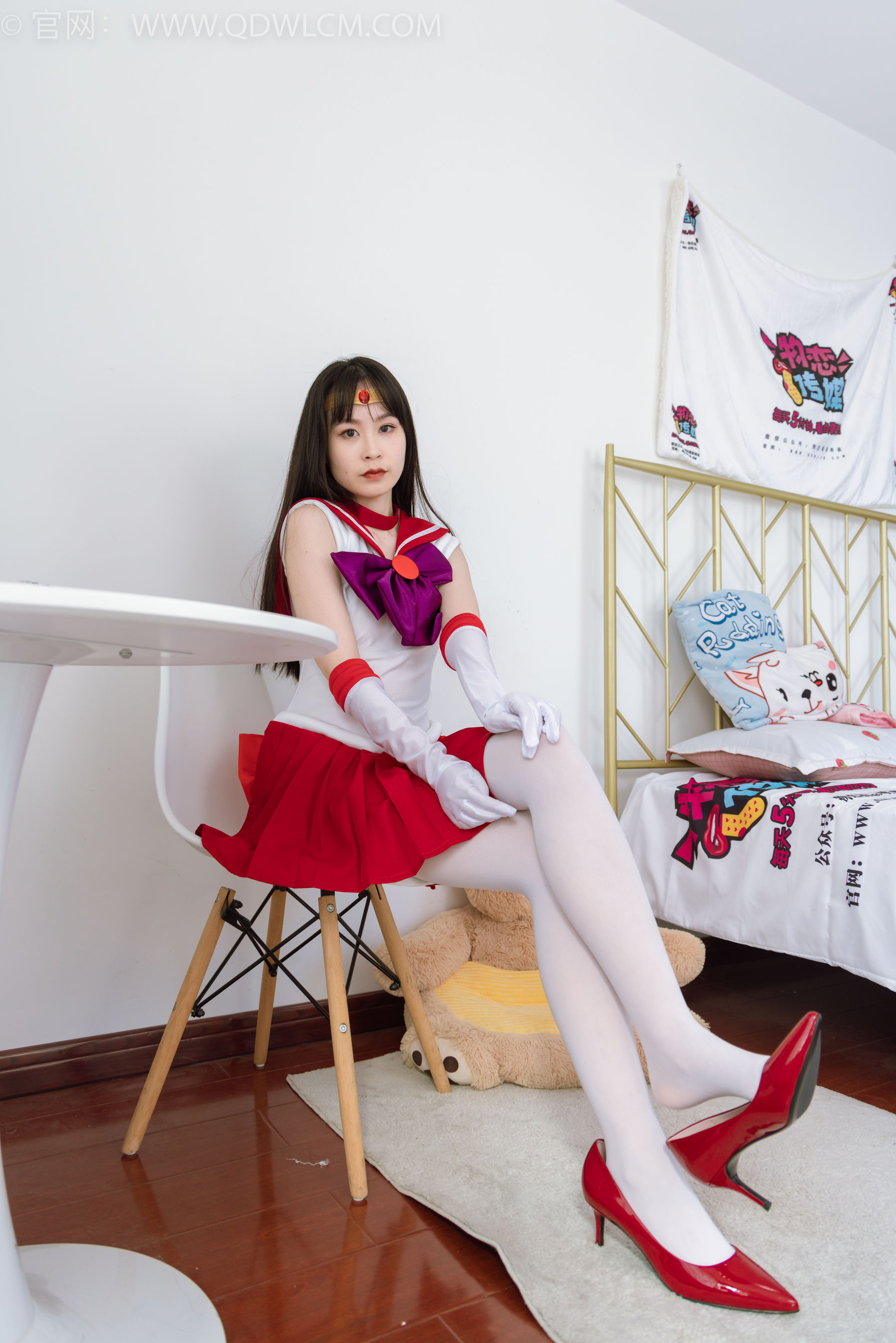 物恋传媒 No.2373 兮兮 - cos制服、高跟鞋、厚白丝/(150P)