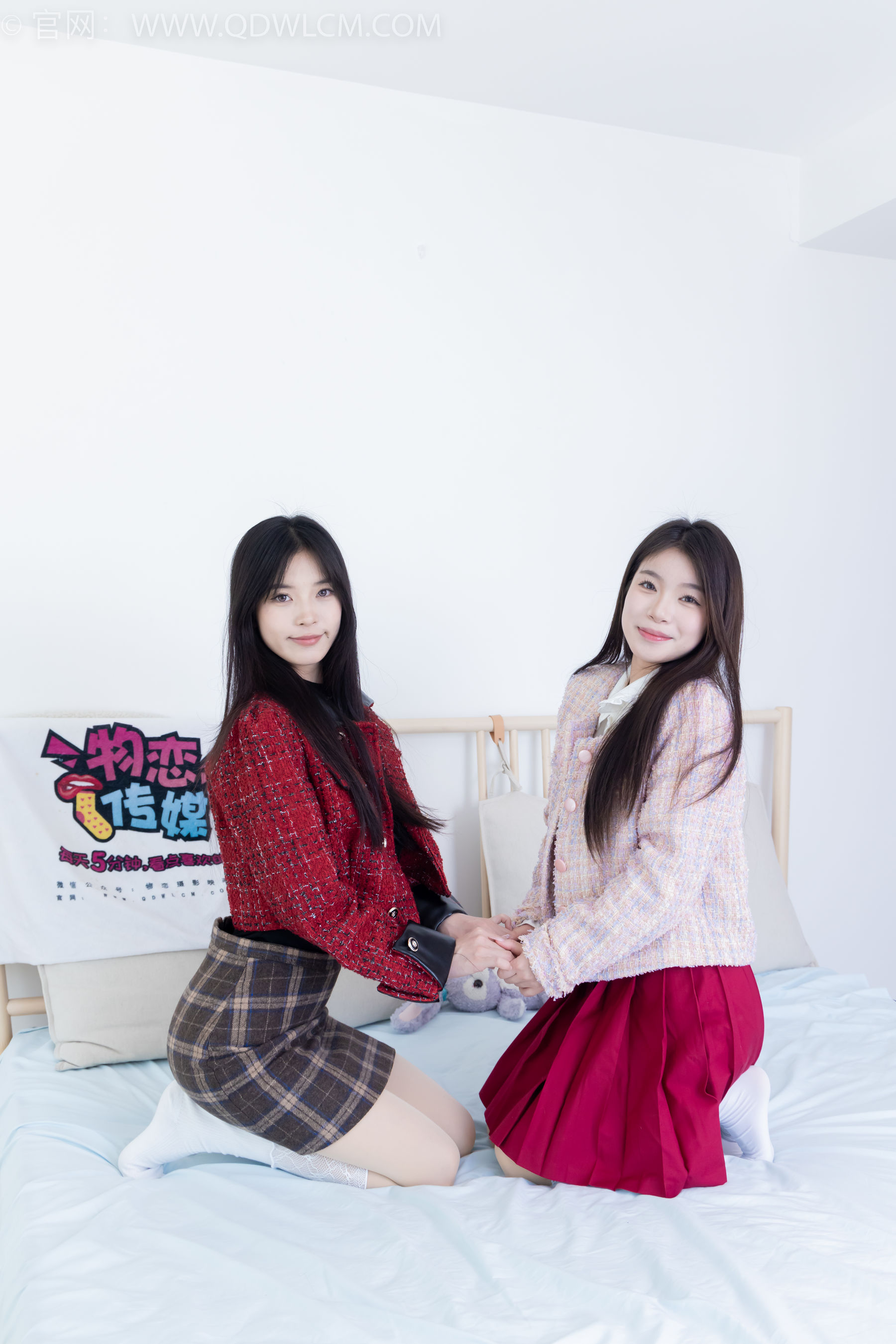 物恋传媒 No.2375 茯苓&闪闪 - 长靴、白棉袜、厚肉丝/(170P)