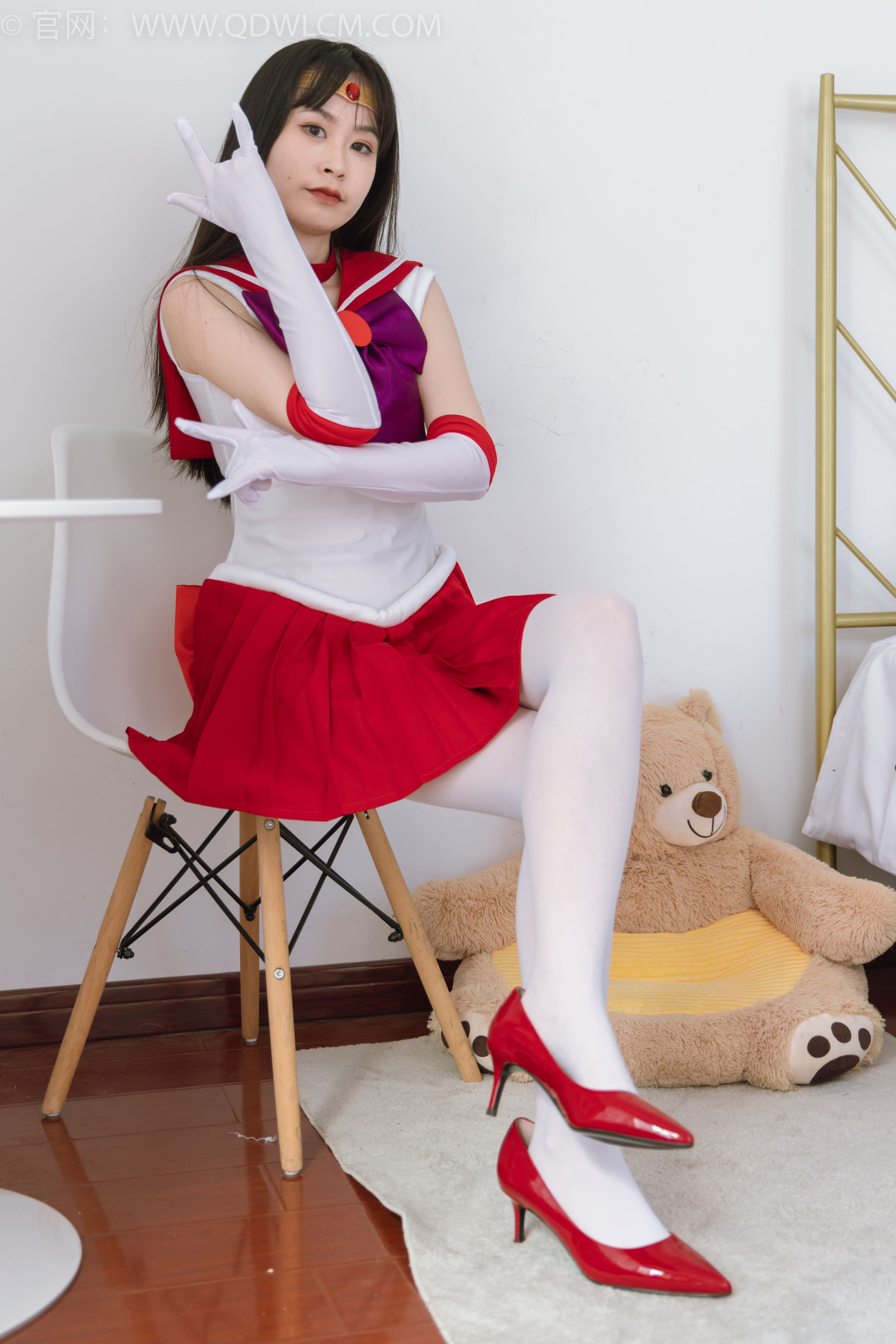 物恋传媒 No.2373 兮兮 - cos制服、高跟鞋、厚白丝/(150P)