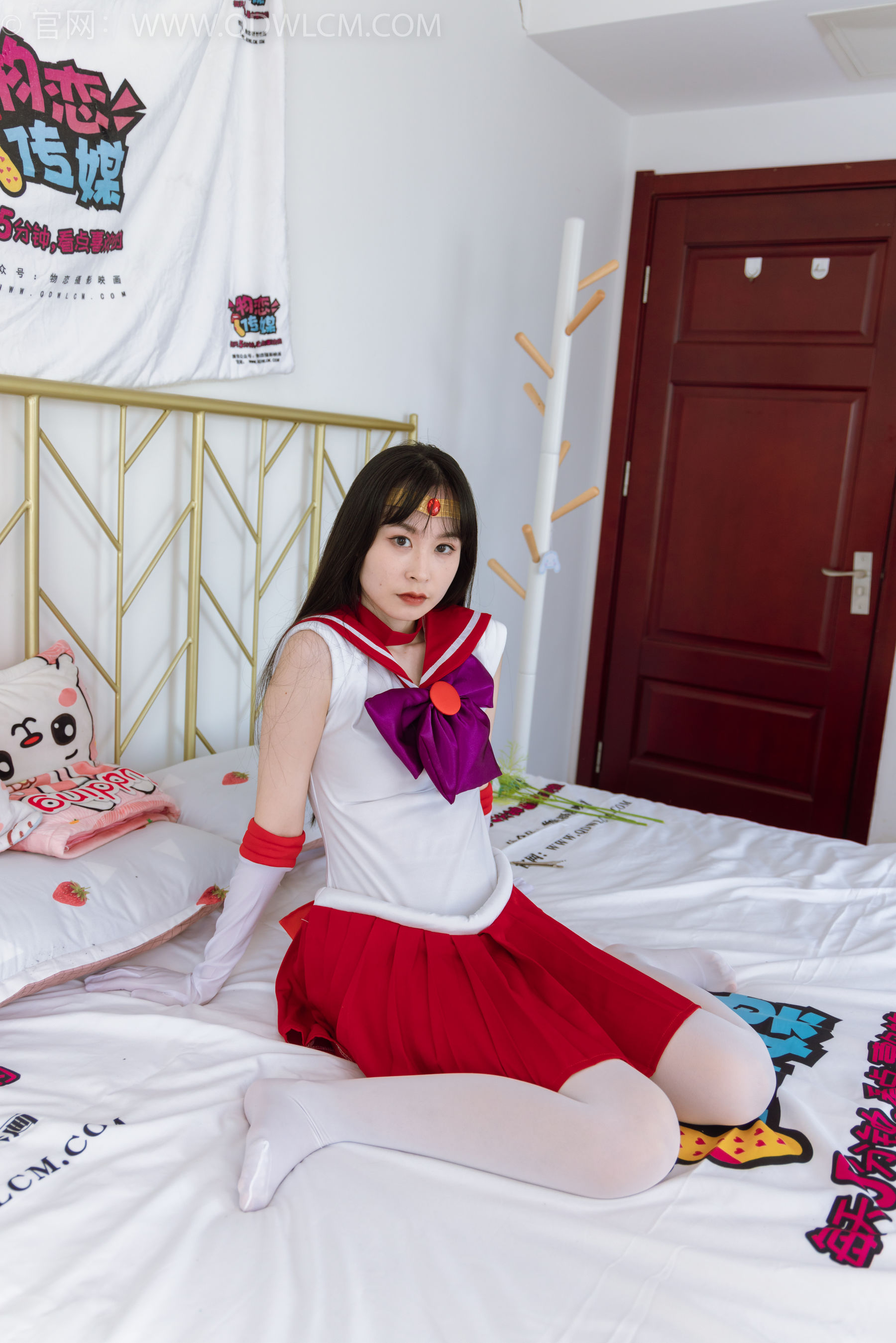 物恋传媒 No.2373 兮兮 - cos制服、高跟鞋、厚白丝/(150P)