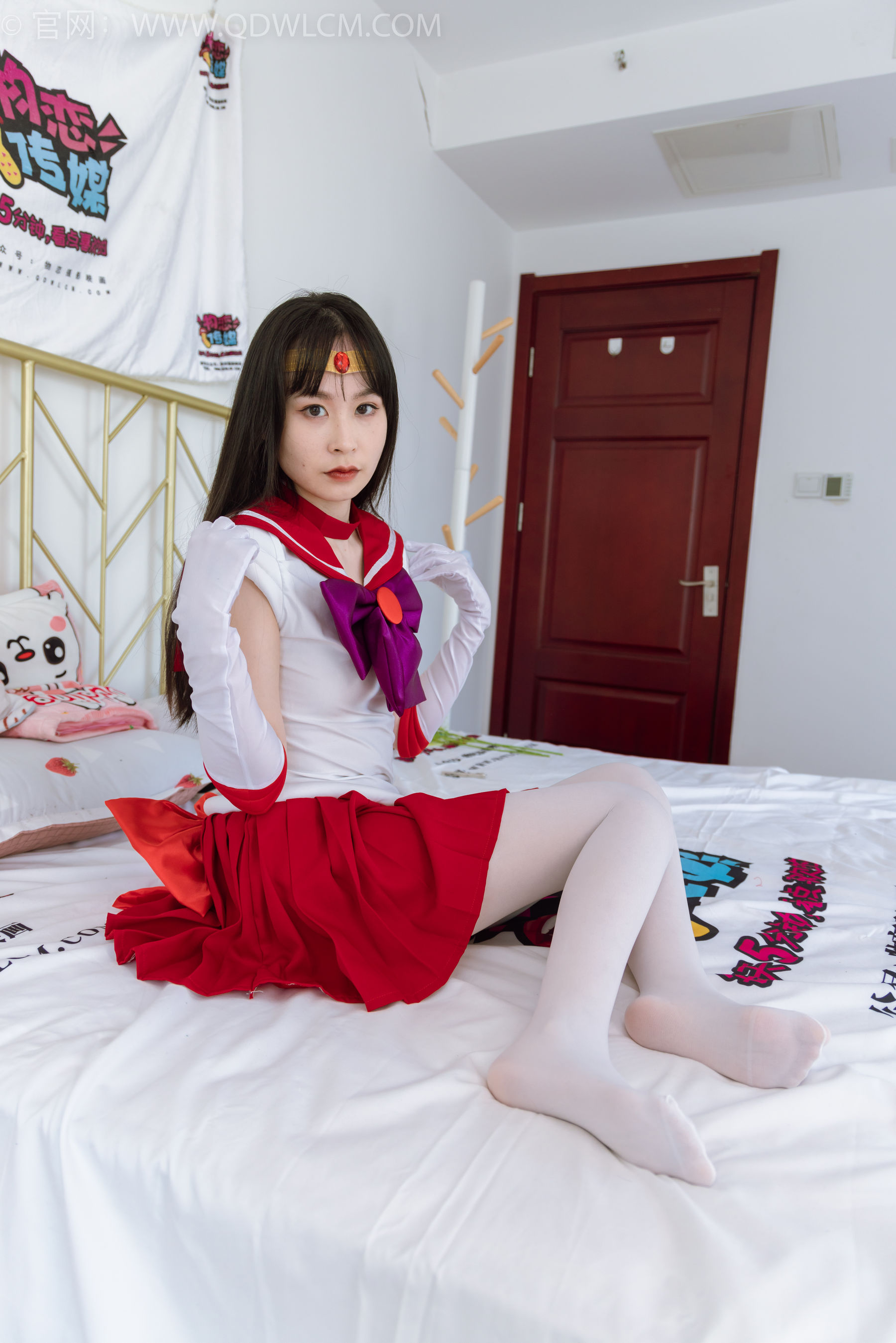 物恋传媒 No.2373 兮兮 - cos制服、高跟鞋、厚白丝/(150P)