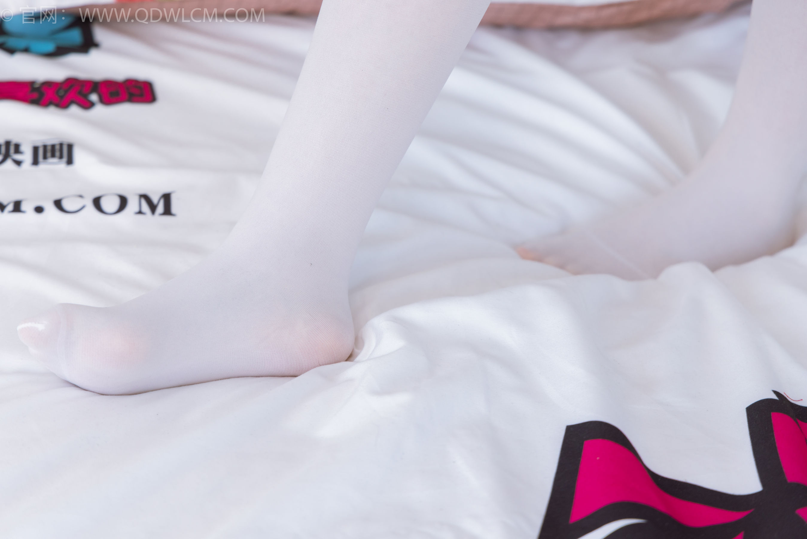 物恋传媒 No.2373 兮兮 - cos制服、高跟鞋、厚白丝/(150P)