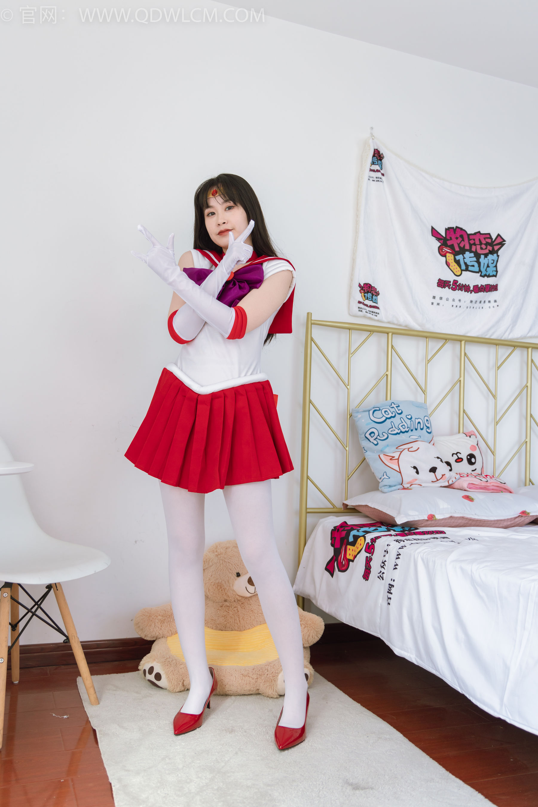 物恋传媒 No.2373 兮兮 - cos制服、高跟鞋、厚白丝/(150P)