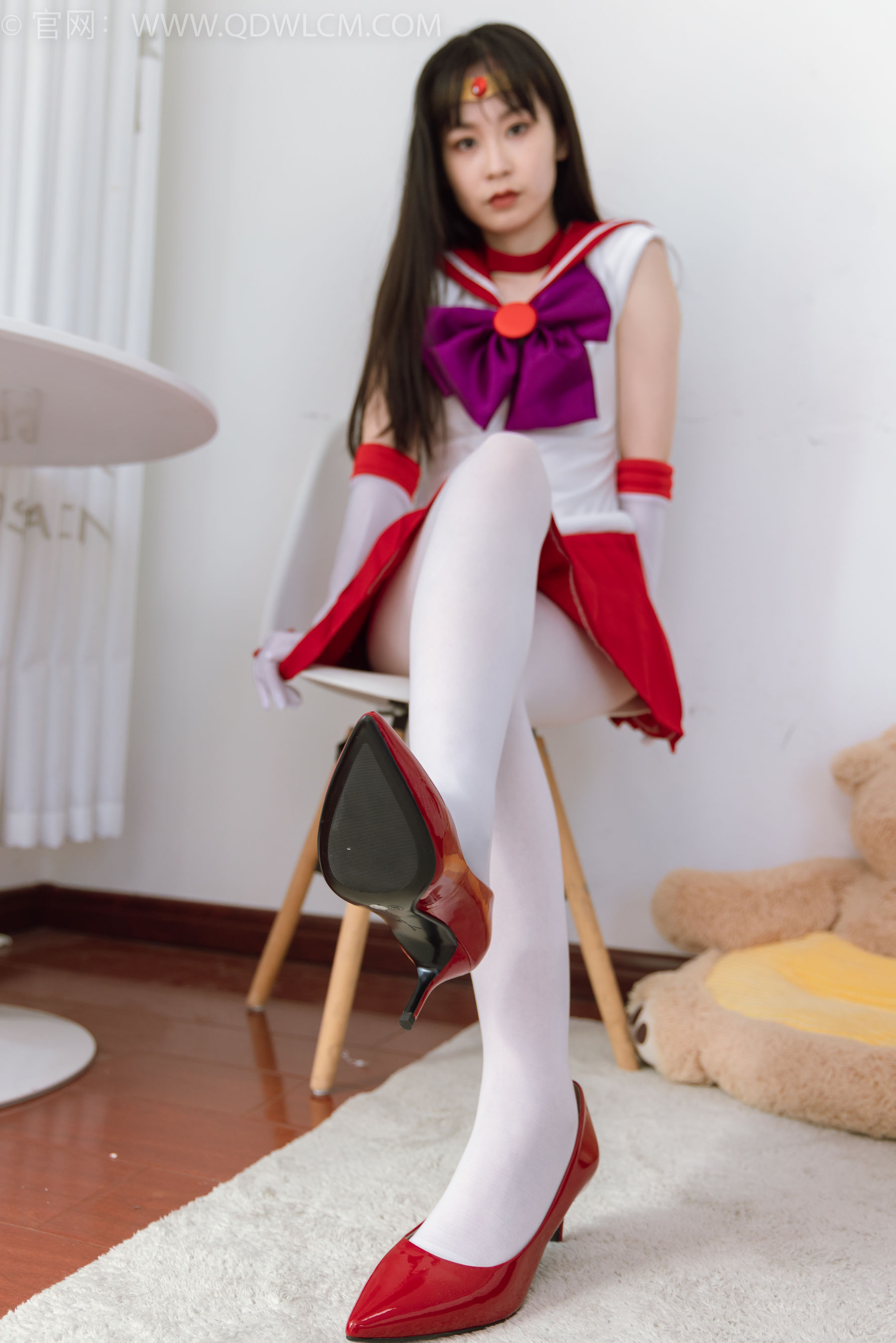 物恋传媒 No.2373 兮兮 - cos制服、高跟鞋、厚白丝/(150P)