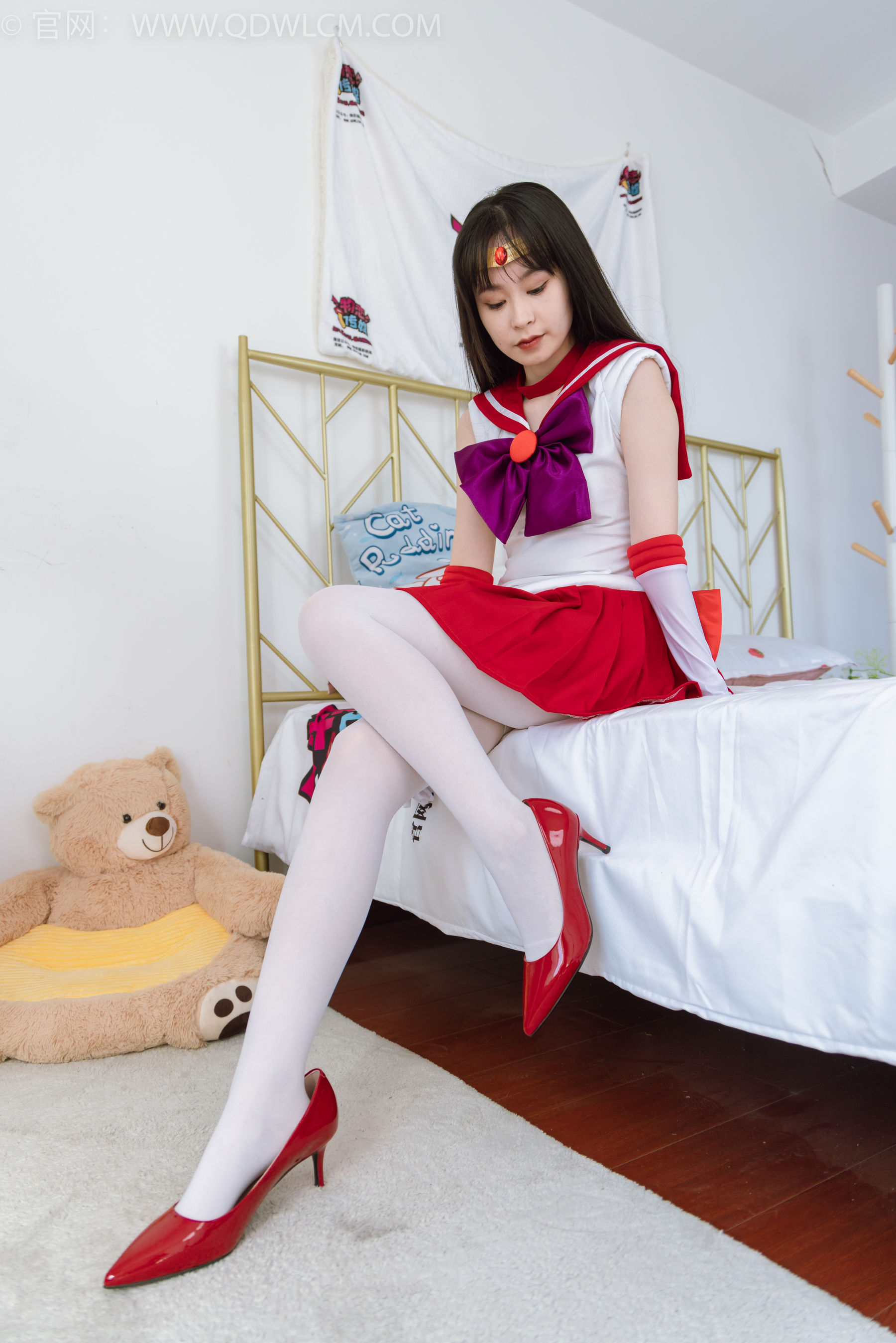 物恋传媒 No.2373 兮兮 - cos制服、高跟鞋、厚白丝/(150P)