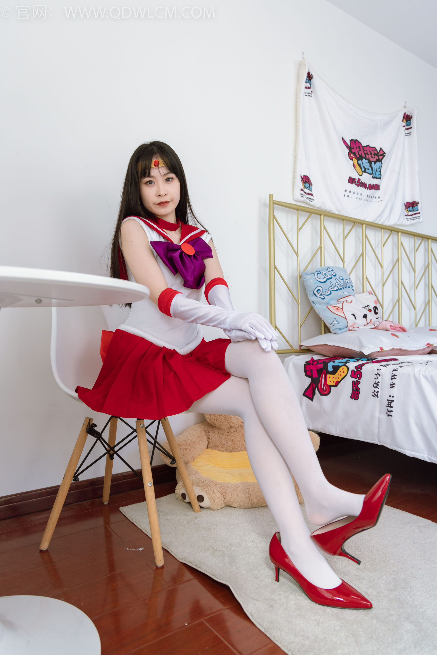 物恋传媒 No.2373 兮兮 - cos制服、高跟鞋、厚白丝/(150P)