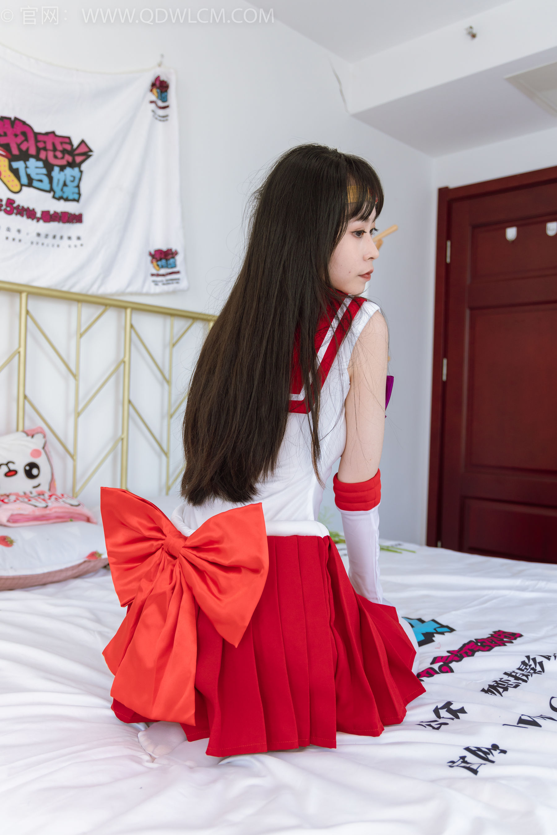 物恋传媒 No.2373 兮兮 - cos制服、高跟鞋、厚白丝/(150P)