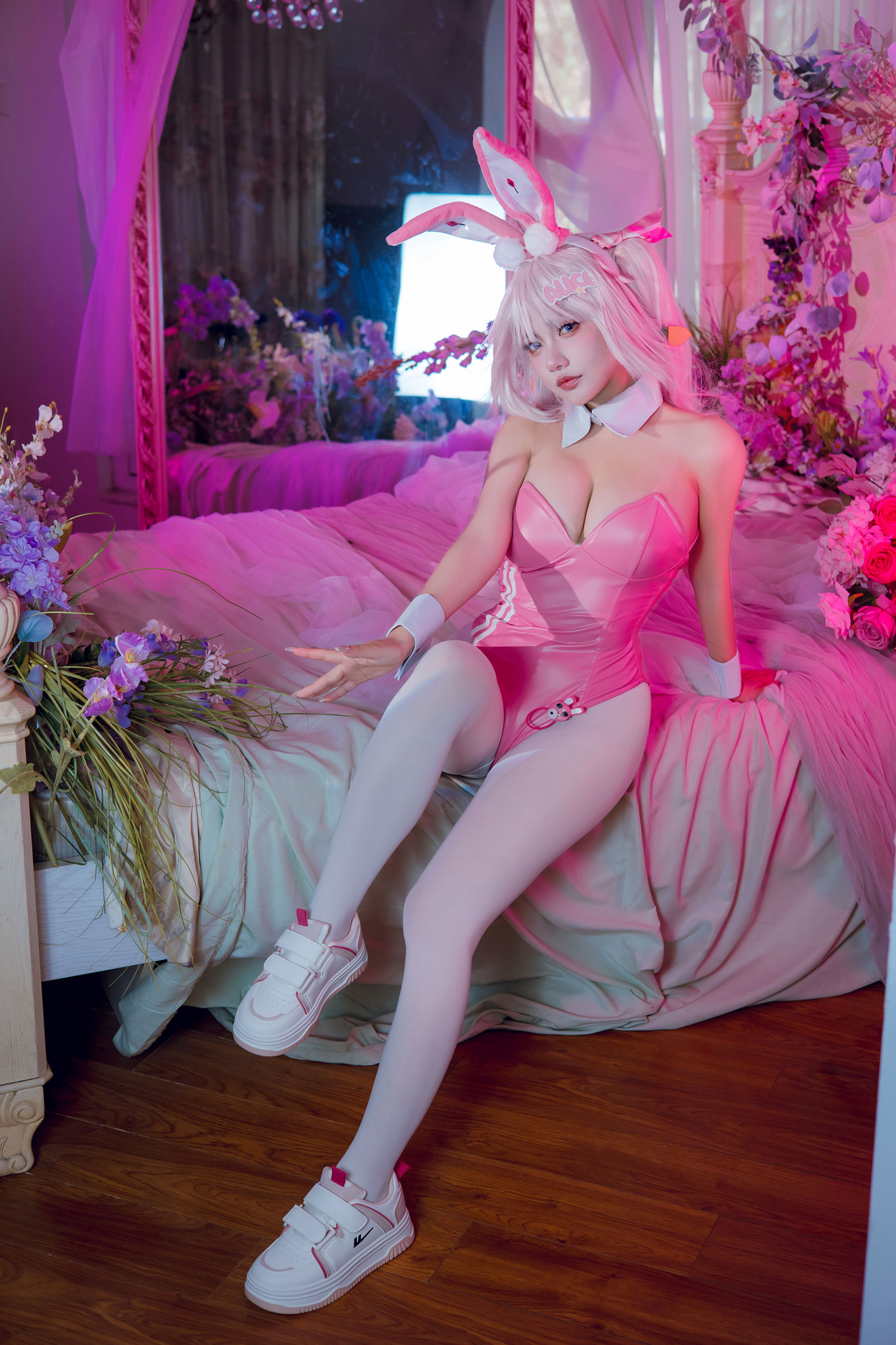 是一只熊仔吗 - Nikke爱丽丝兔女郎/(50P)