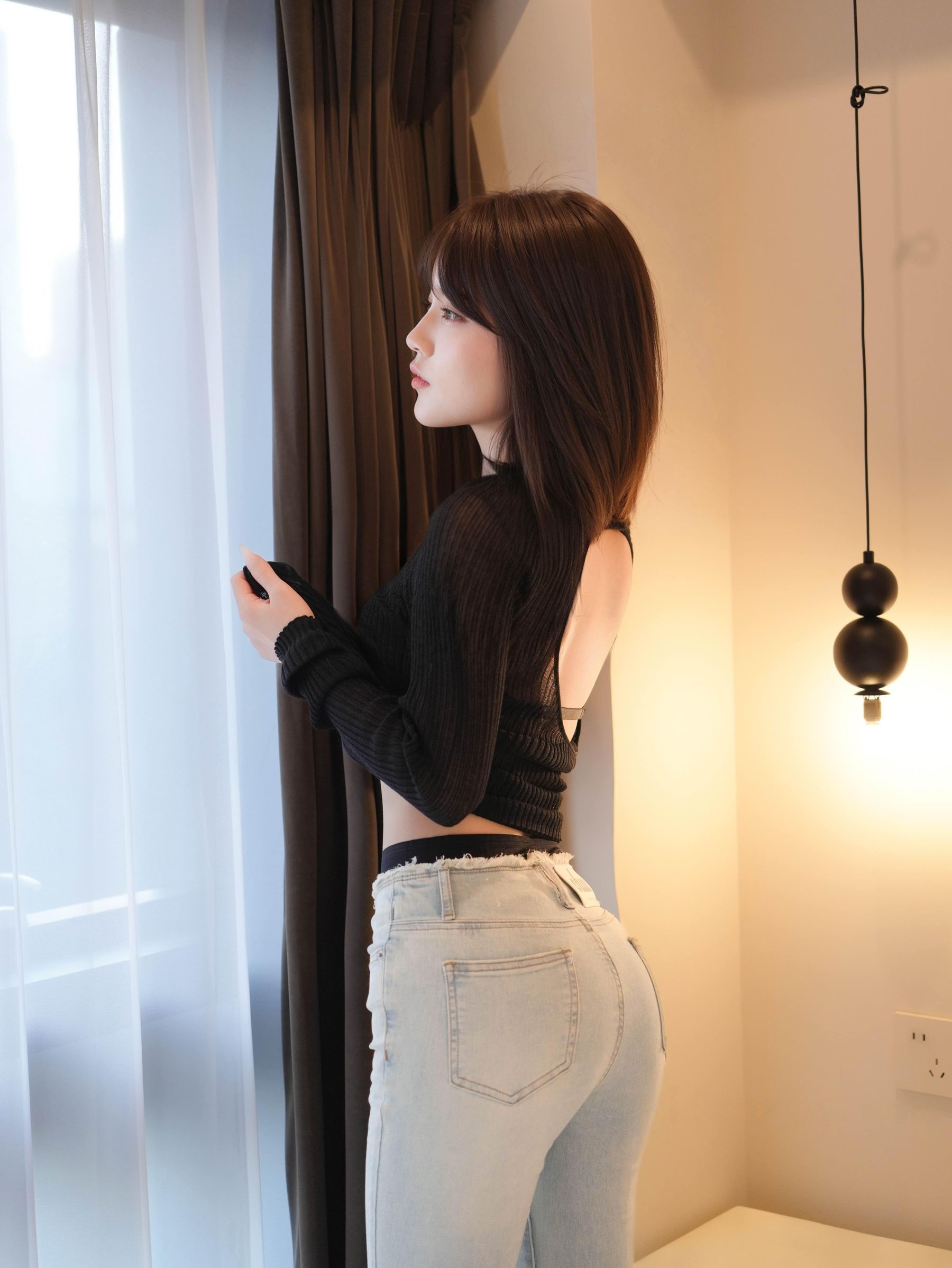 汁汁 - 牛仔裤下的虾线黑丝/(52P)