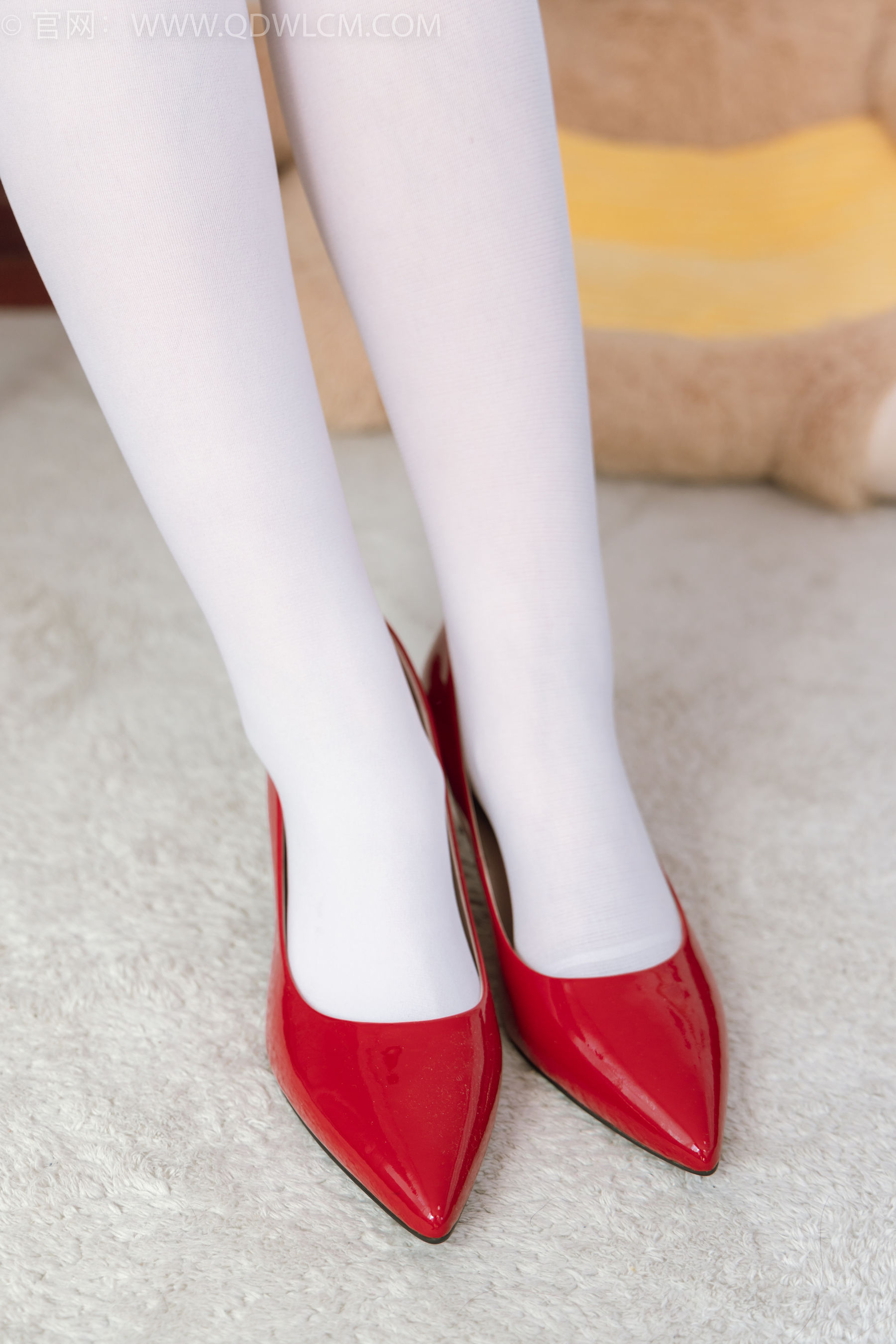 物恋传媒 No.2373 兮兮 - cos制服、高跟鞋、厚白丝/(150P)