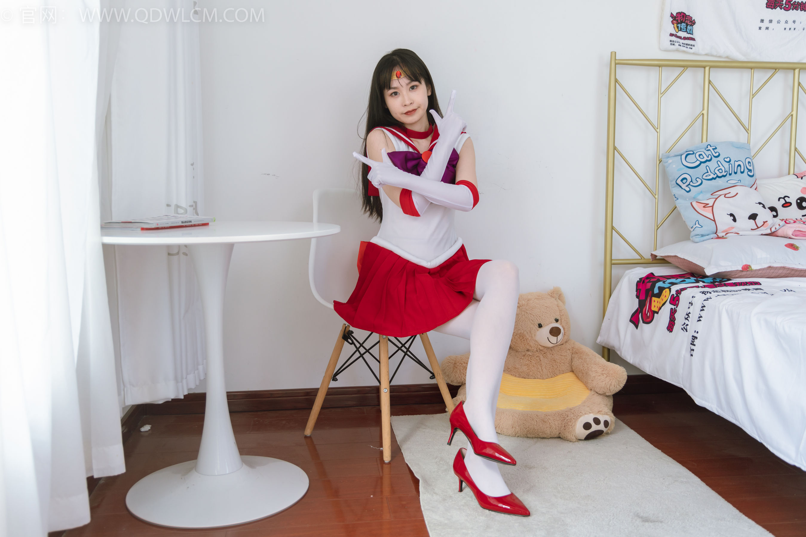 物恋传媒 No.2373 兮兮 - cos制服、高跟鞋、厚白丝/(150P)