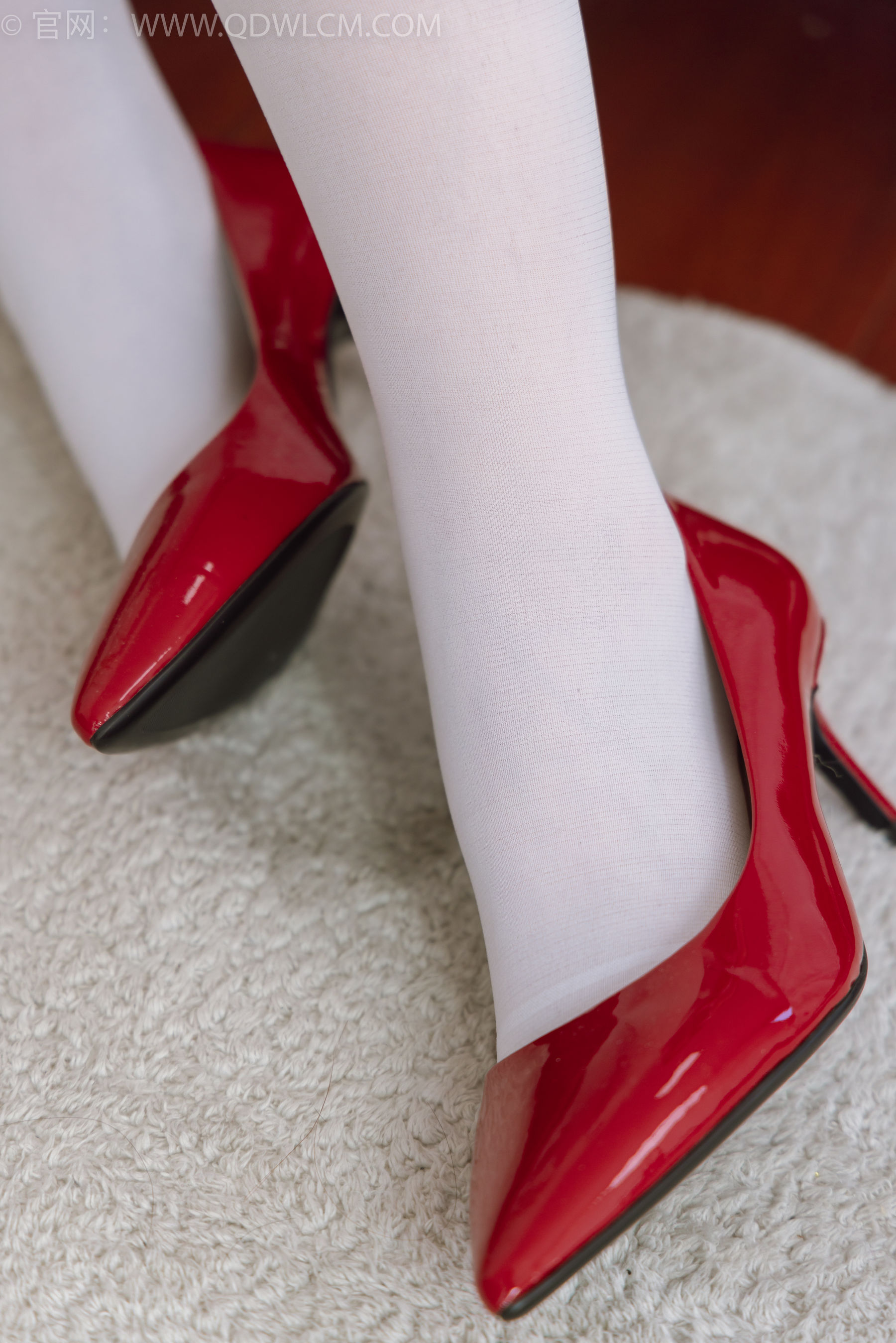 物恋传媒 No.2373 兮兮 - cos制服、高跟鞋、厚白丝/(150P)