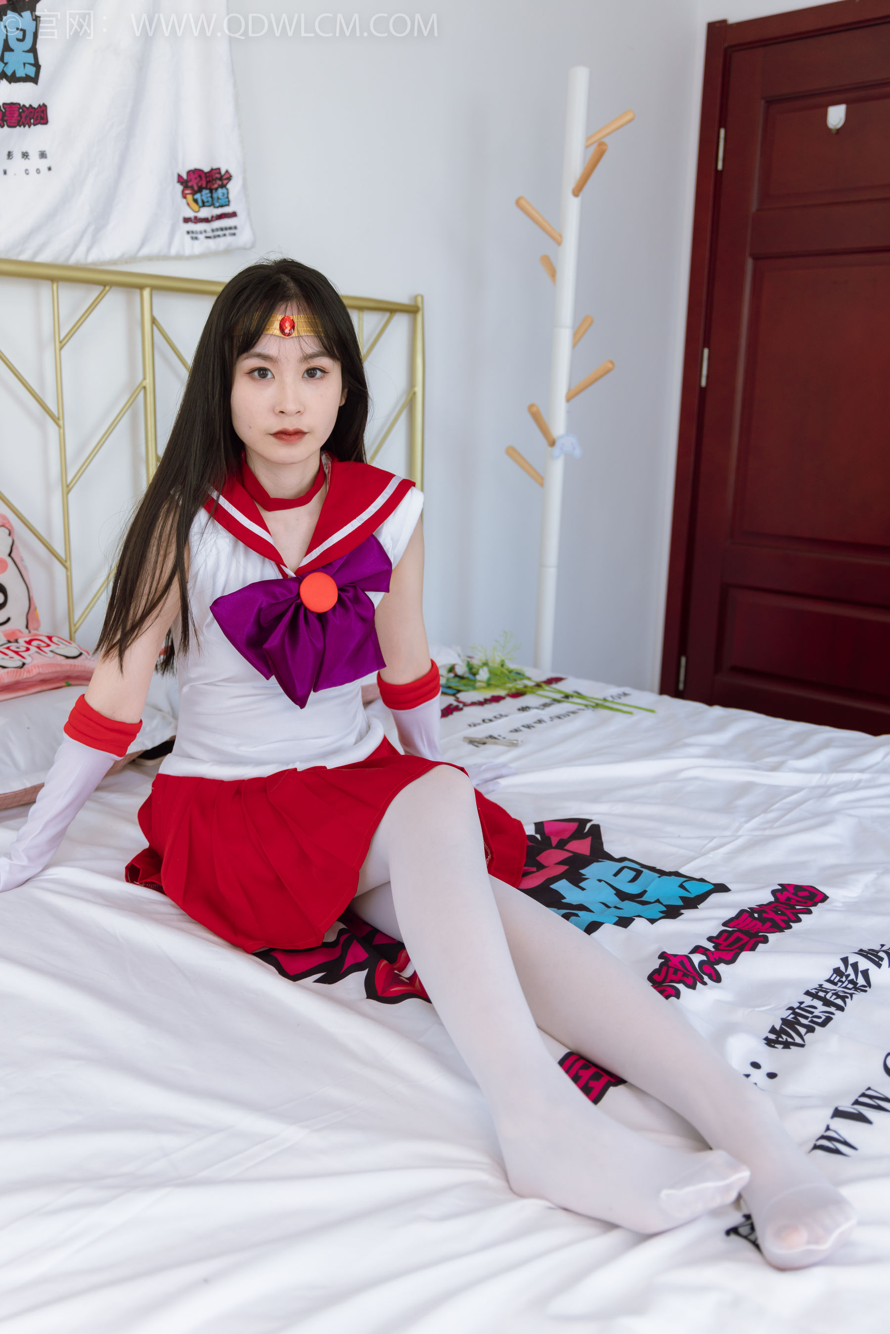 物恋传媒 No.2373 兮兮 - cos制服、高跟鞋、厚白丝/(150P)