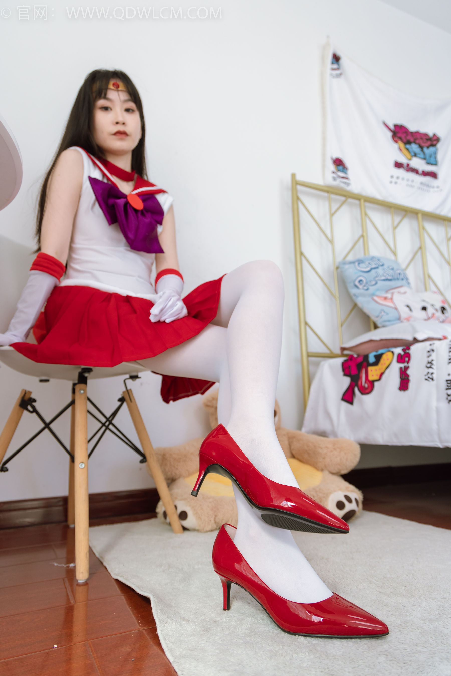 物恋传媒 No.2373 兮兮 - cos制服、高跟鞋、厚白丝/(150P)