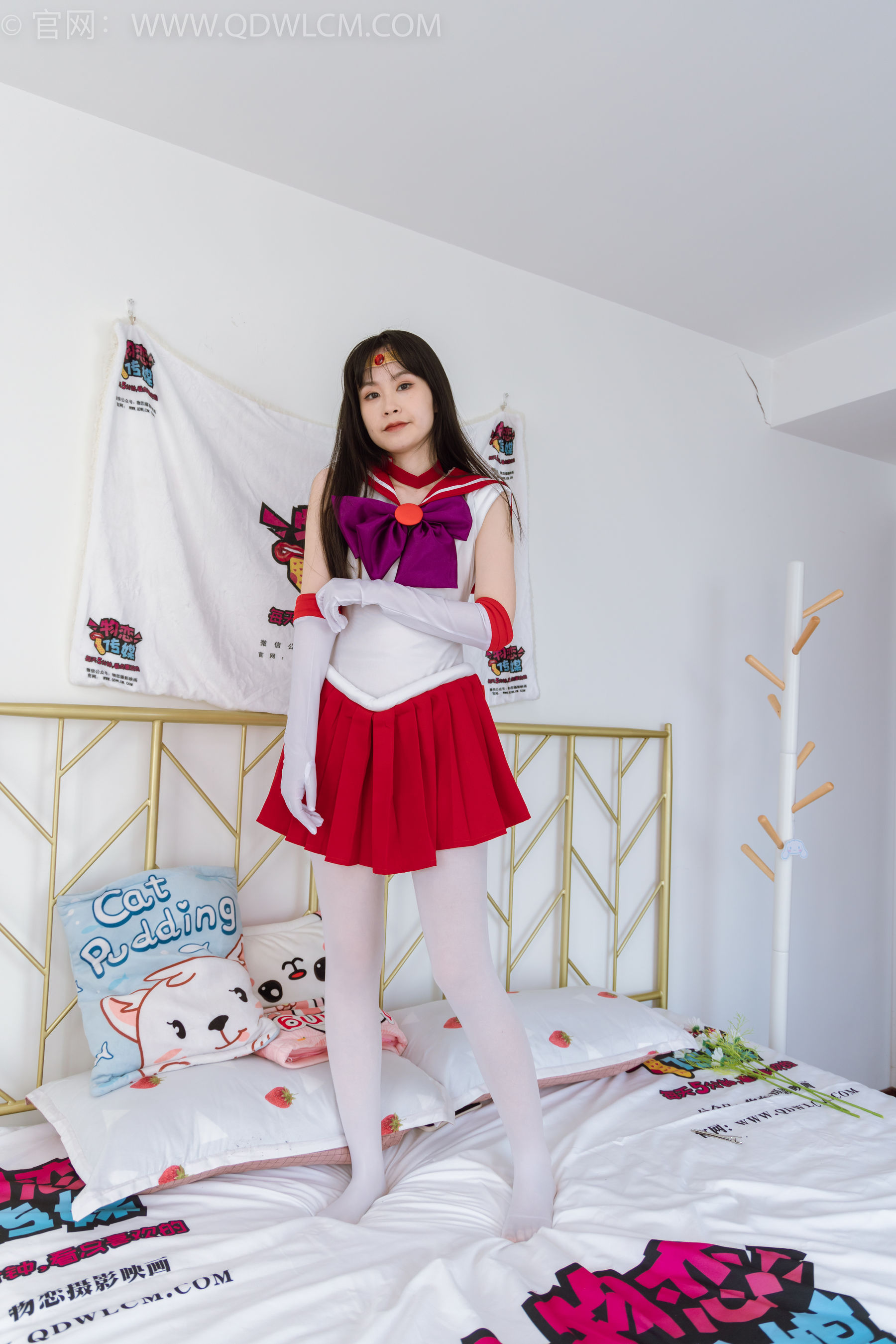 物恋传媒 No.2373 兮兮 - cos制服、高跟鞋、厚白丝/(150P)