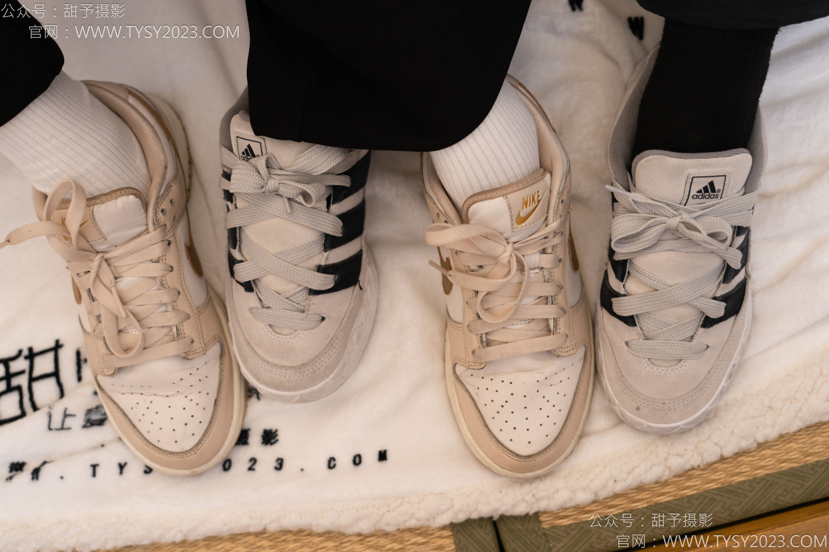 甜予摄影 No.145 思思&小云 - 板鞋、白棉袜、薄肉丝/(145P)