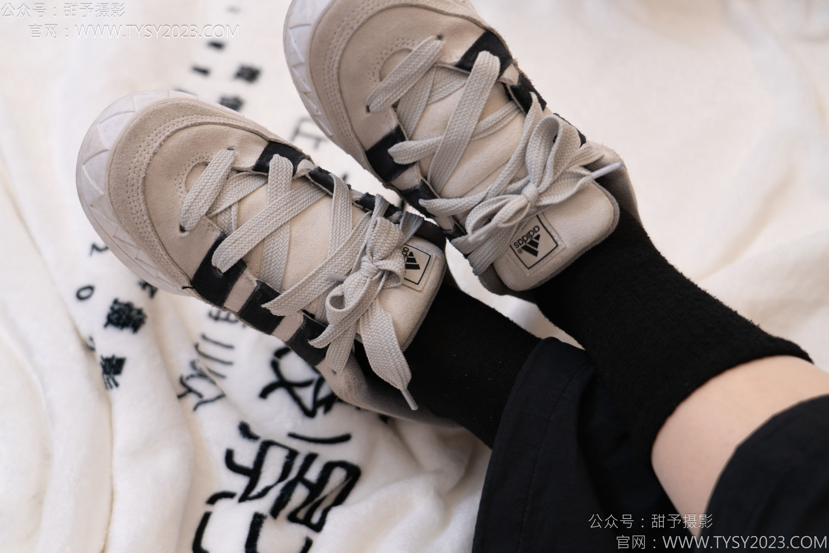 甜予摄影 No.145 思思&小云 - 板鞋、白棉袜、薄肉丝/(145P)