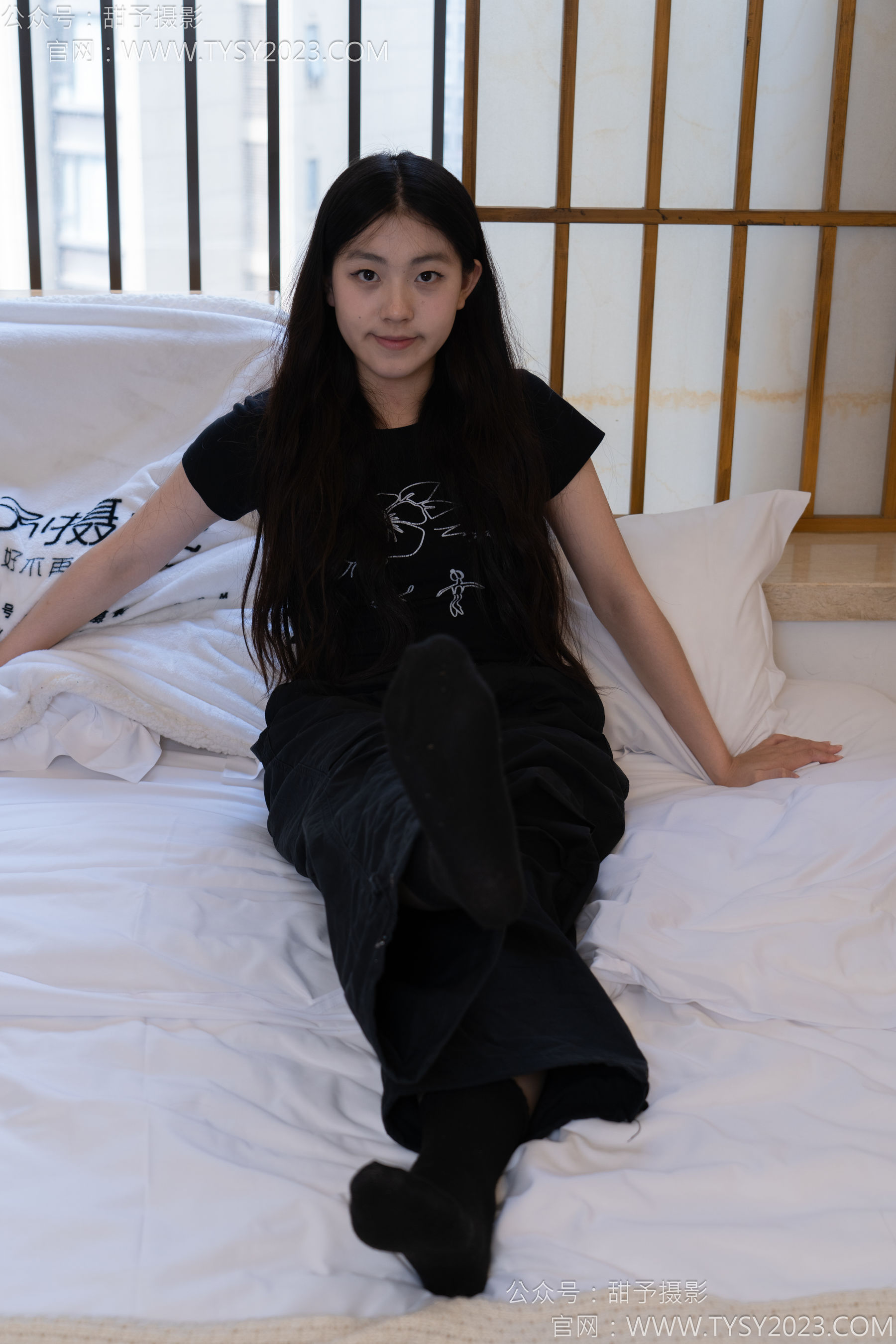 甜予摄影 No.145 思思&小云 - 板鞋、白棉袜、薄肉丝/(145P)