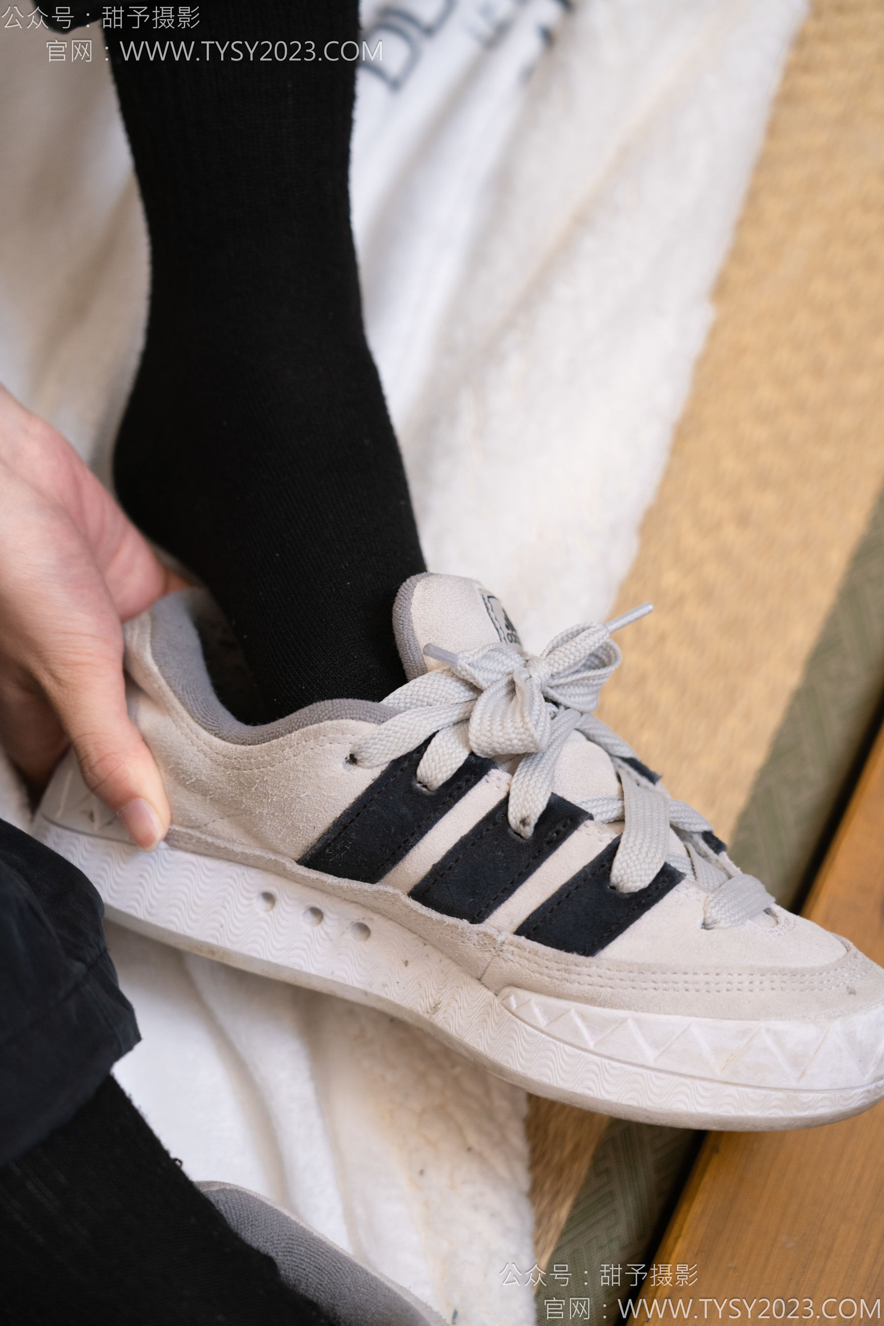 甜予摄影 No.145 思思&小云 - 板鞋、白棉袜、薄肉丝/(145P)