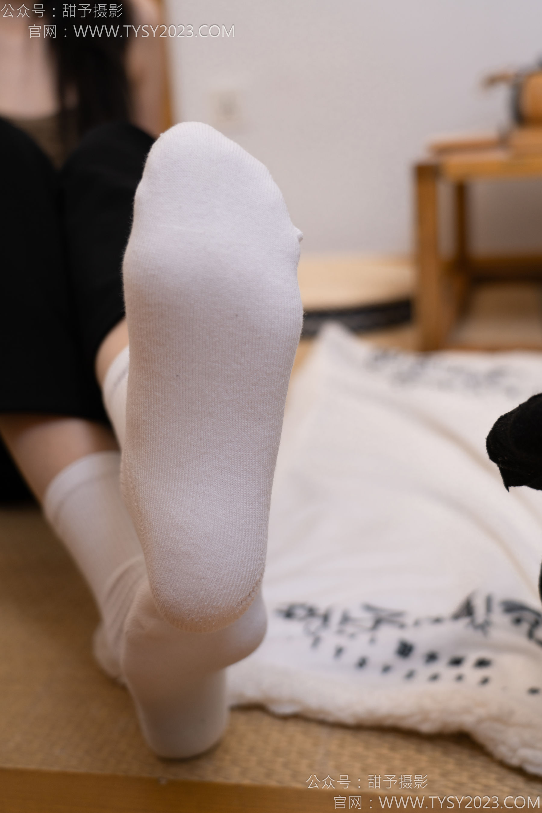 甜予摄影 No.145 思思&小云 - 板鞋、白棉袜、薄肉丝/(145P)