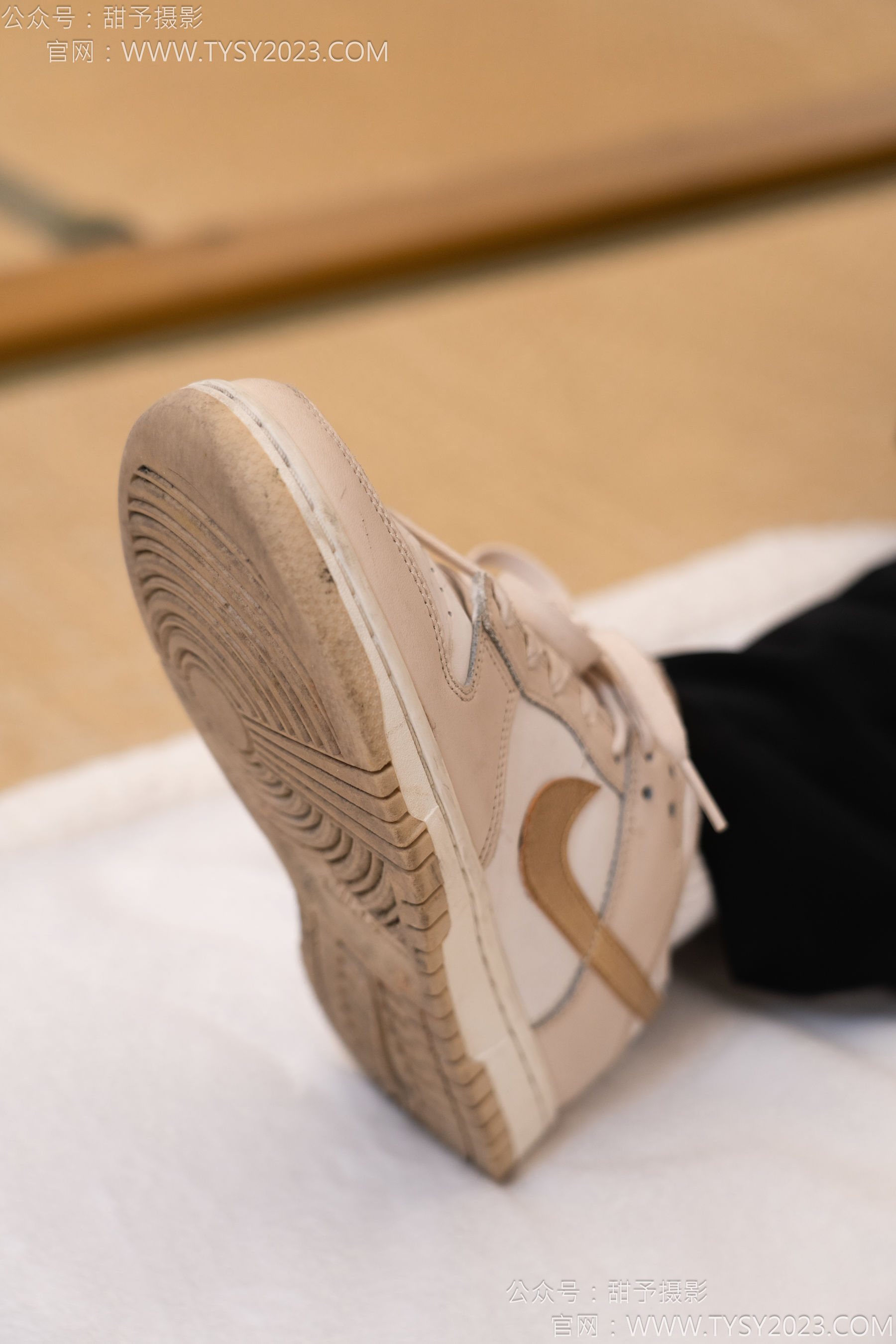 甜予摄影 No.145 思思&小云 - 板鞋、白棉袜、薄肉丝/(145P)