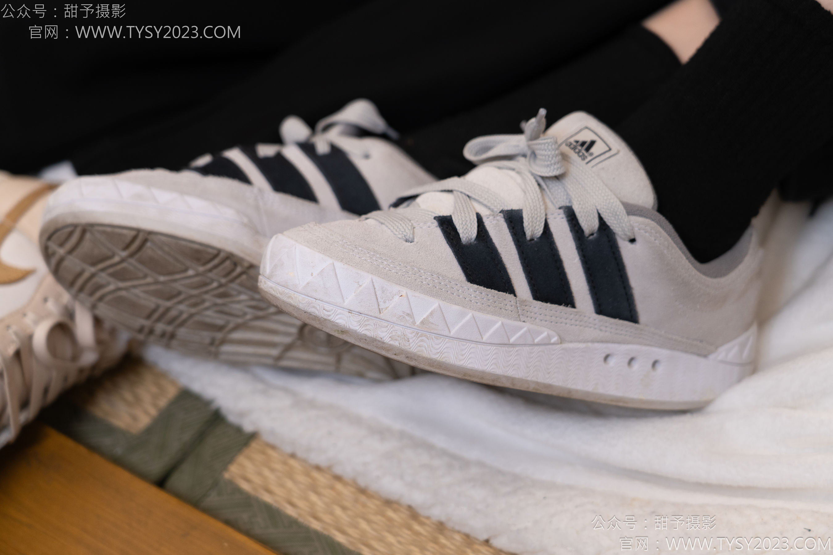 甜予摄影 No.145 思思&小云 - 板鞋、白棉袜、薄肉丝/(145P)