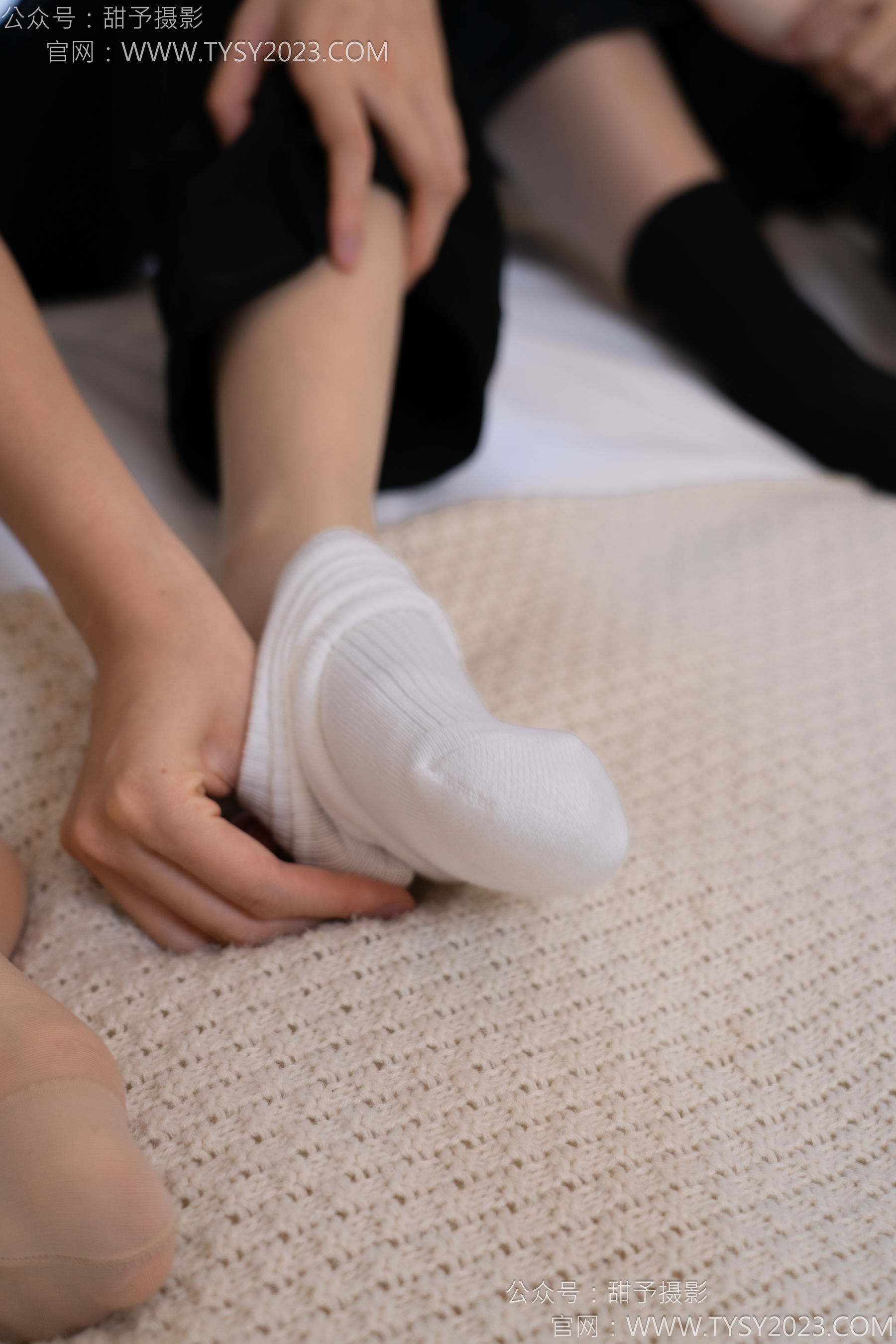 甜予摄影 No.145 思思&小云 - 板鞋、白棉袜、薄肉丝/(145P)