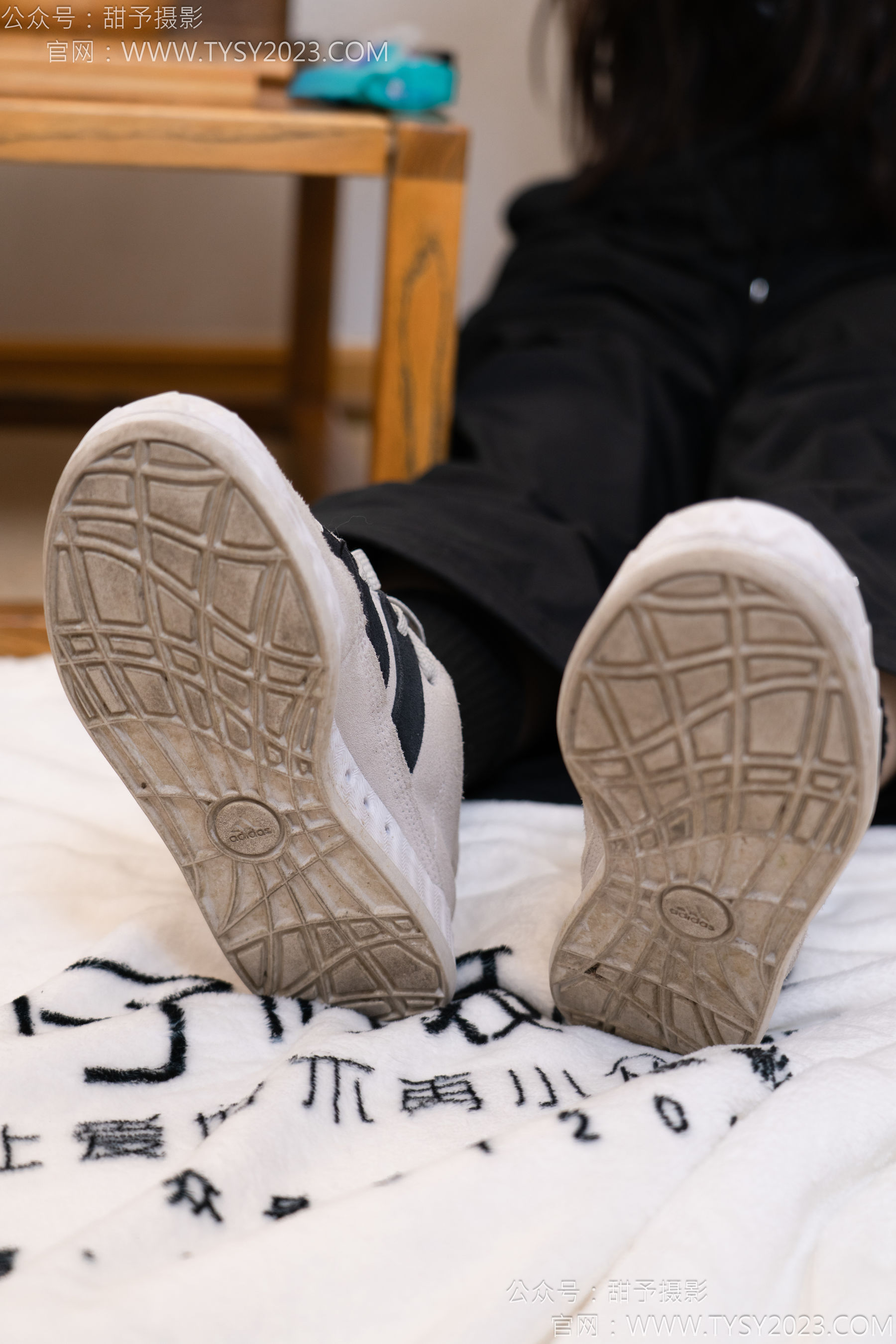 甜予摄影 No.145 思思&小云 - 板鞋、白棉袜、薄肉丝/(145P)