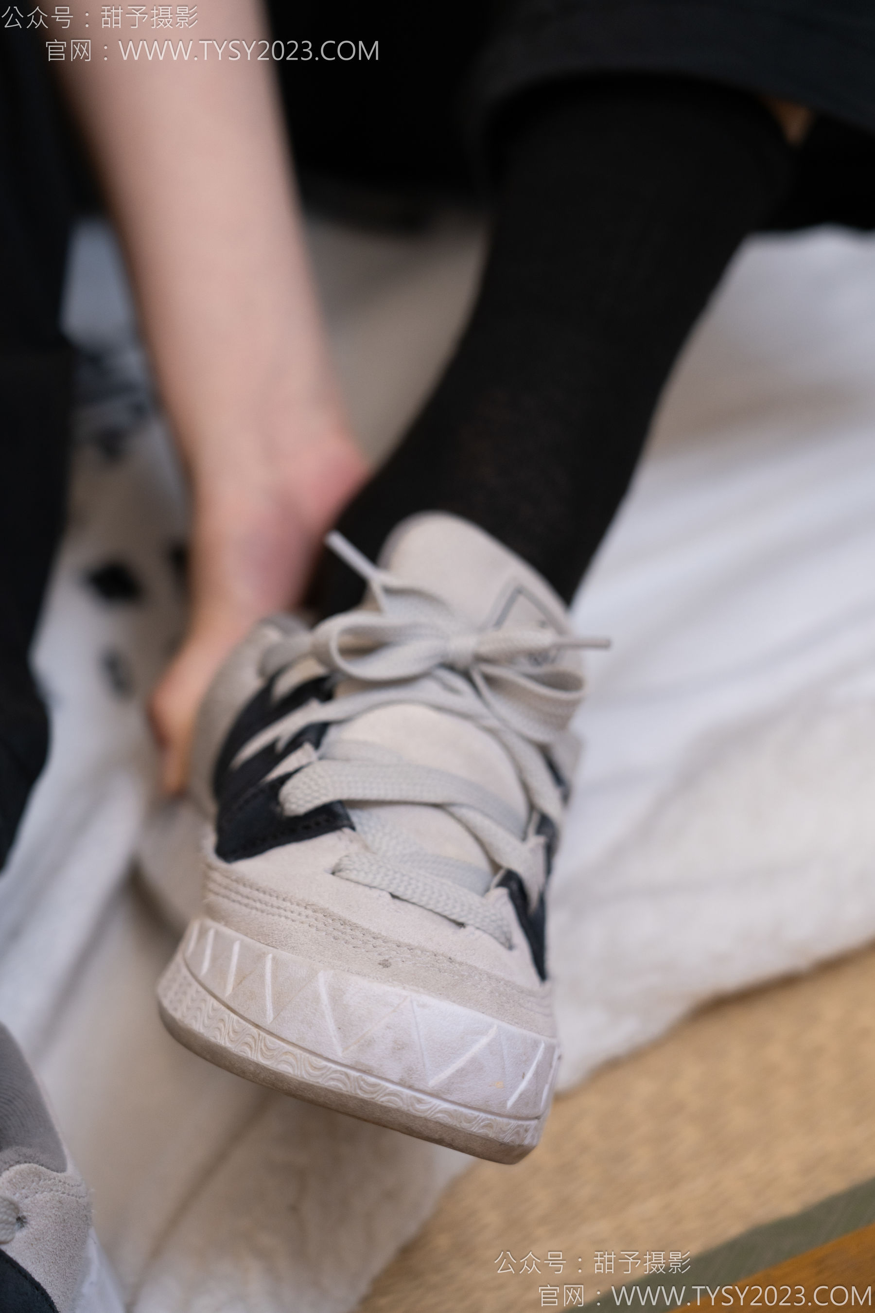 甜予摄影 No.145 思思&小云 - 板鞋、白棉袜、薄肉丝/(145P)