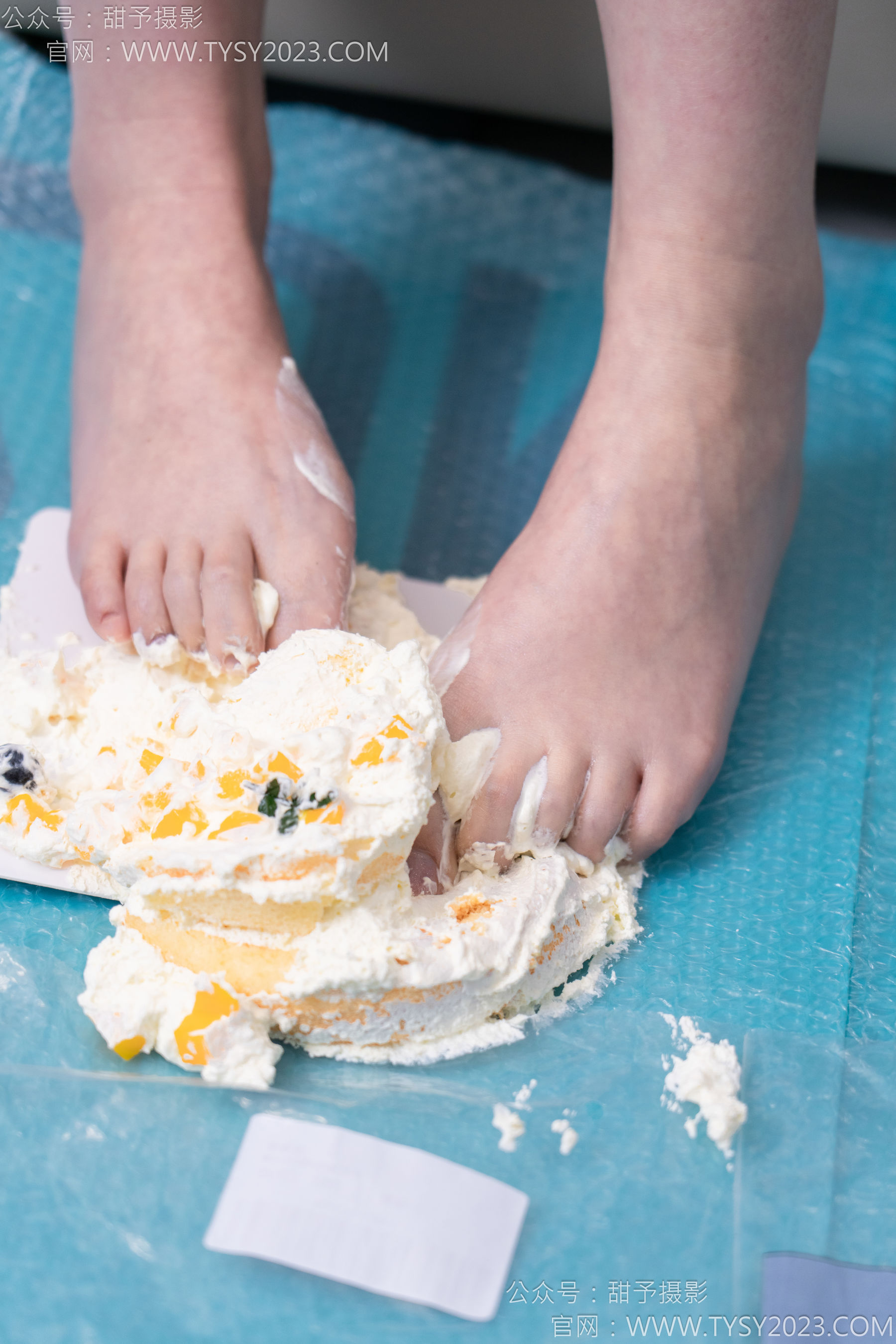 甜予摄影 No.143 璇璇 - 高跟鞋、裸足、泡脚涂抹婴儿油以及踩蛋糕剧情/(168P)
