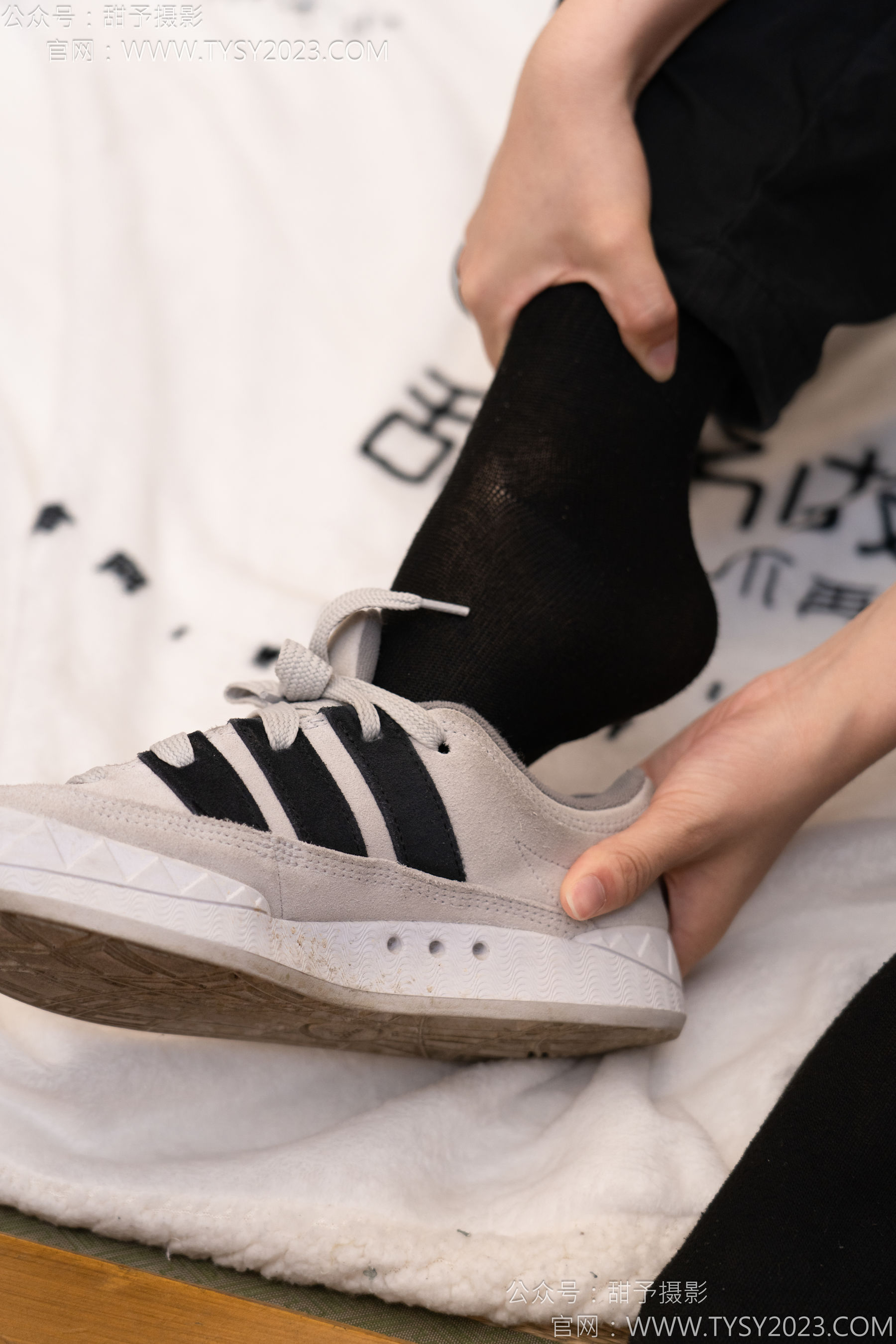 甜予摄影 No.145 思思&小云 - 板鞋、白棉袜、薄肉丝/(145P)