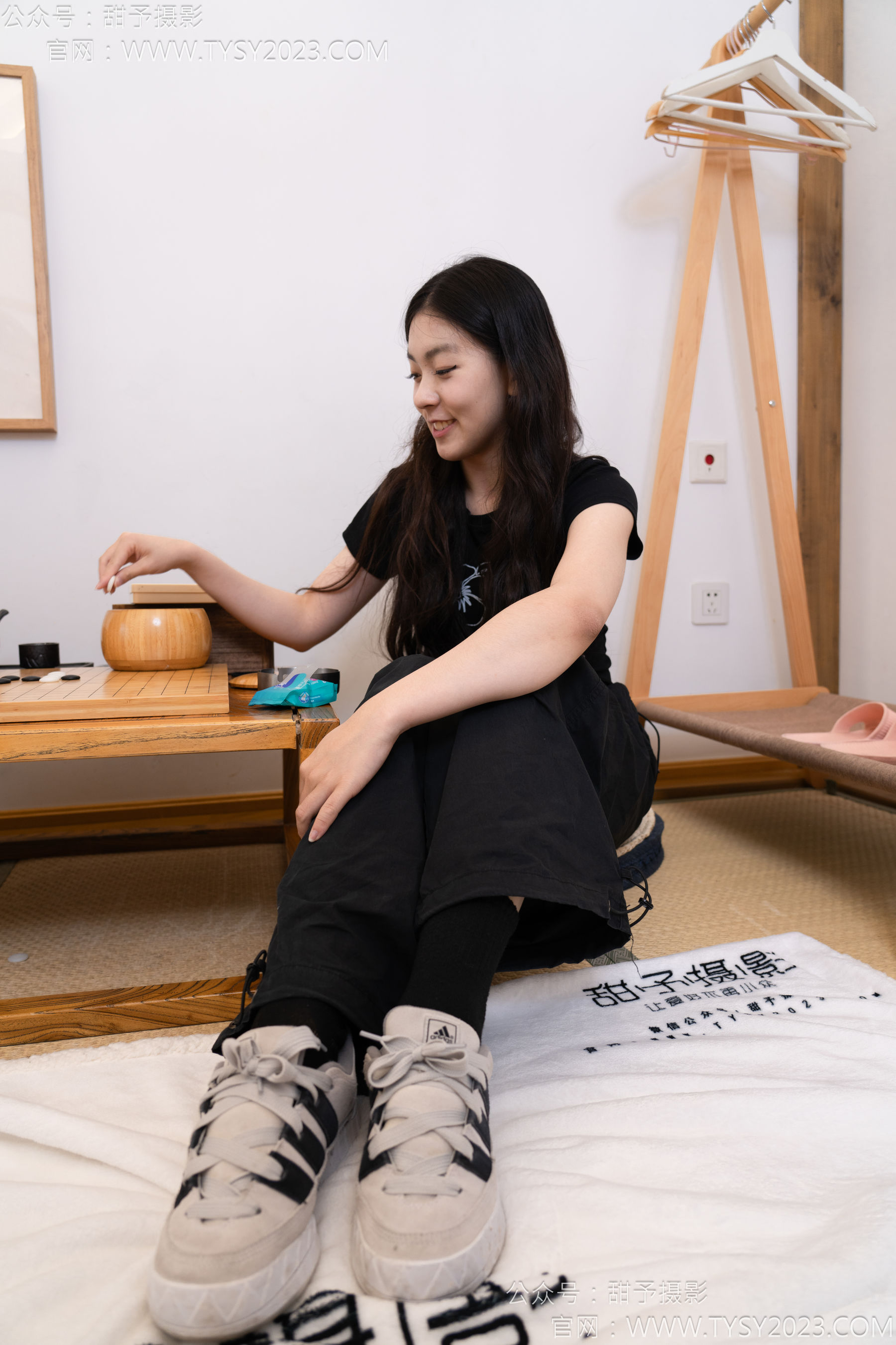 甜予摄影 No.145 思思&小云 - 板鞋、白棉袜、薄肉丝/(145P)