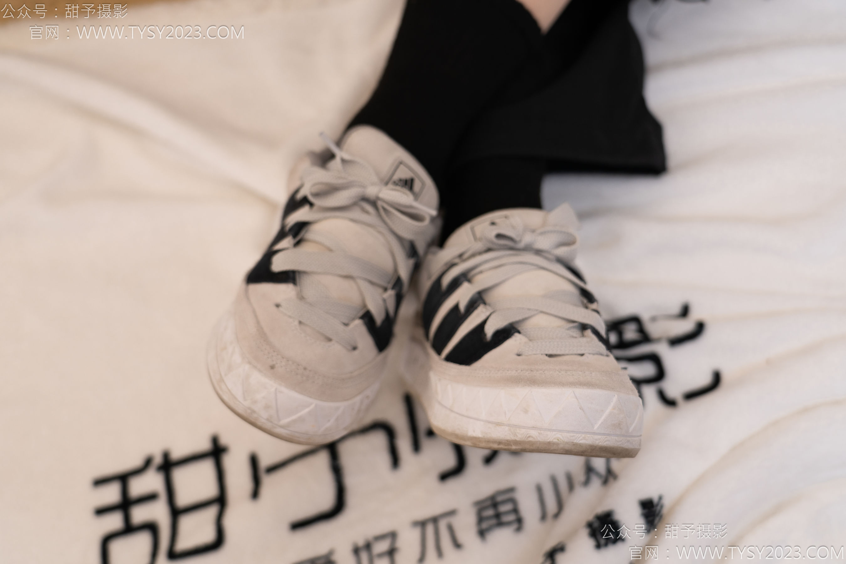 甜予摄影 No.145 思思&小云 - 板鞋、白棉袜、薄肉丝/(145P)