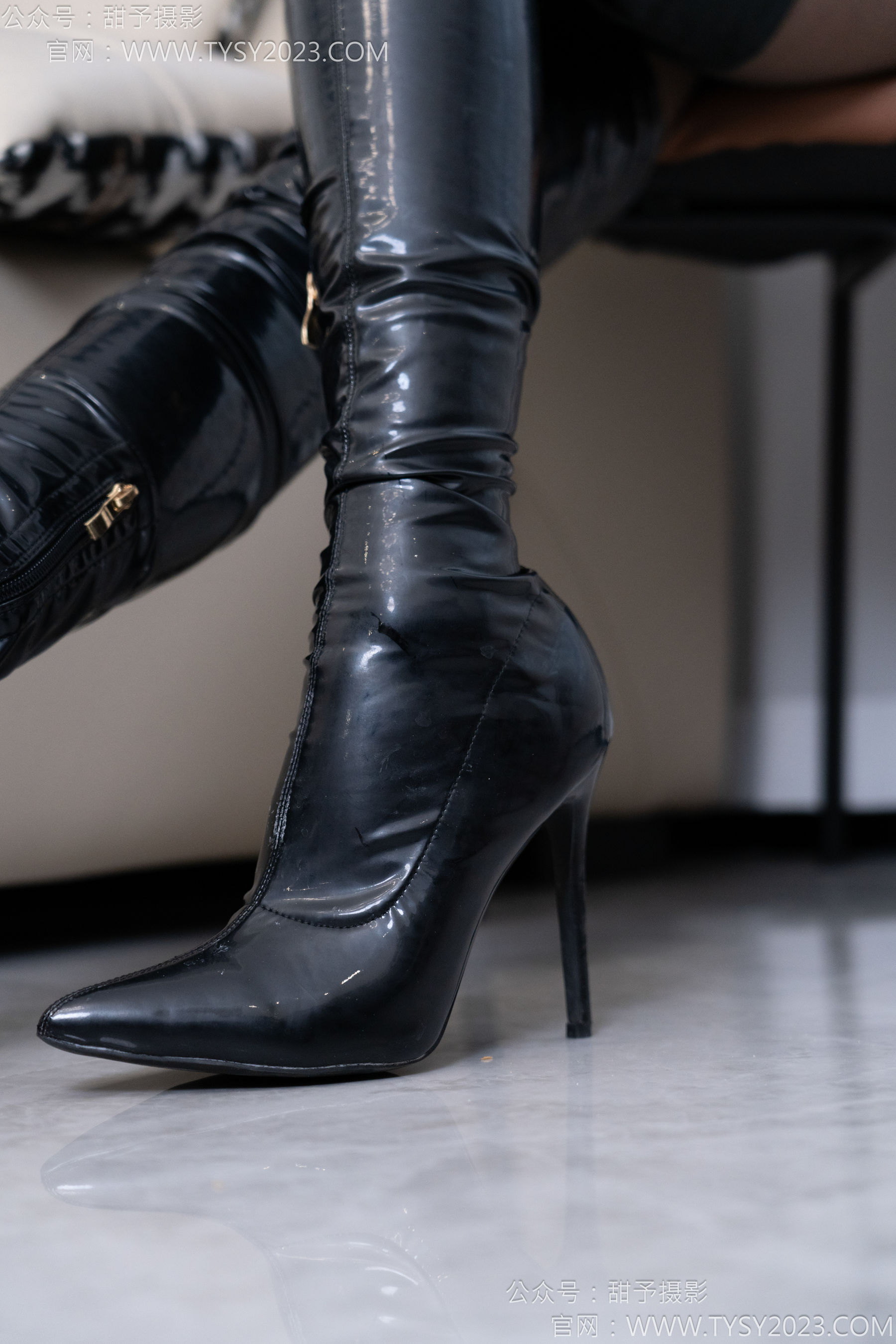 甜予摄影 No.142 咖啡豆 - 两双靴子、黑丝/(134P)