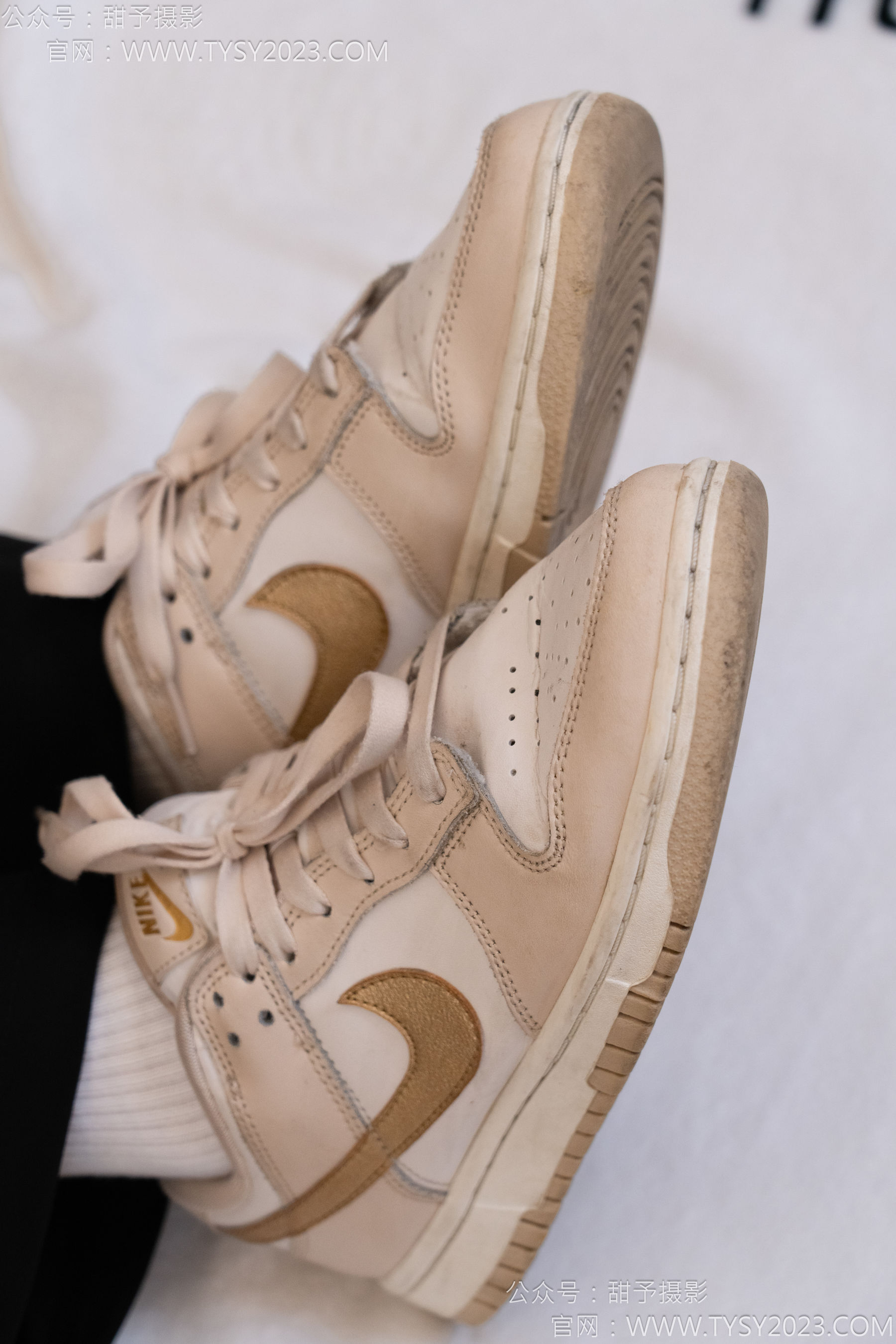 甜予摄影 No.145 思思&小云 - 板鞋、白棉袜、薄肉丝/(145P)