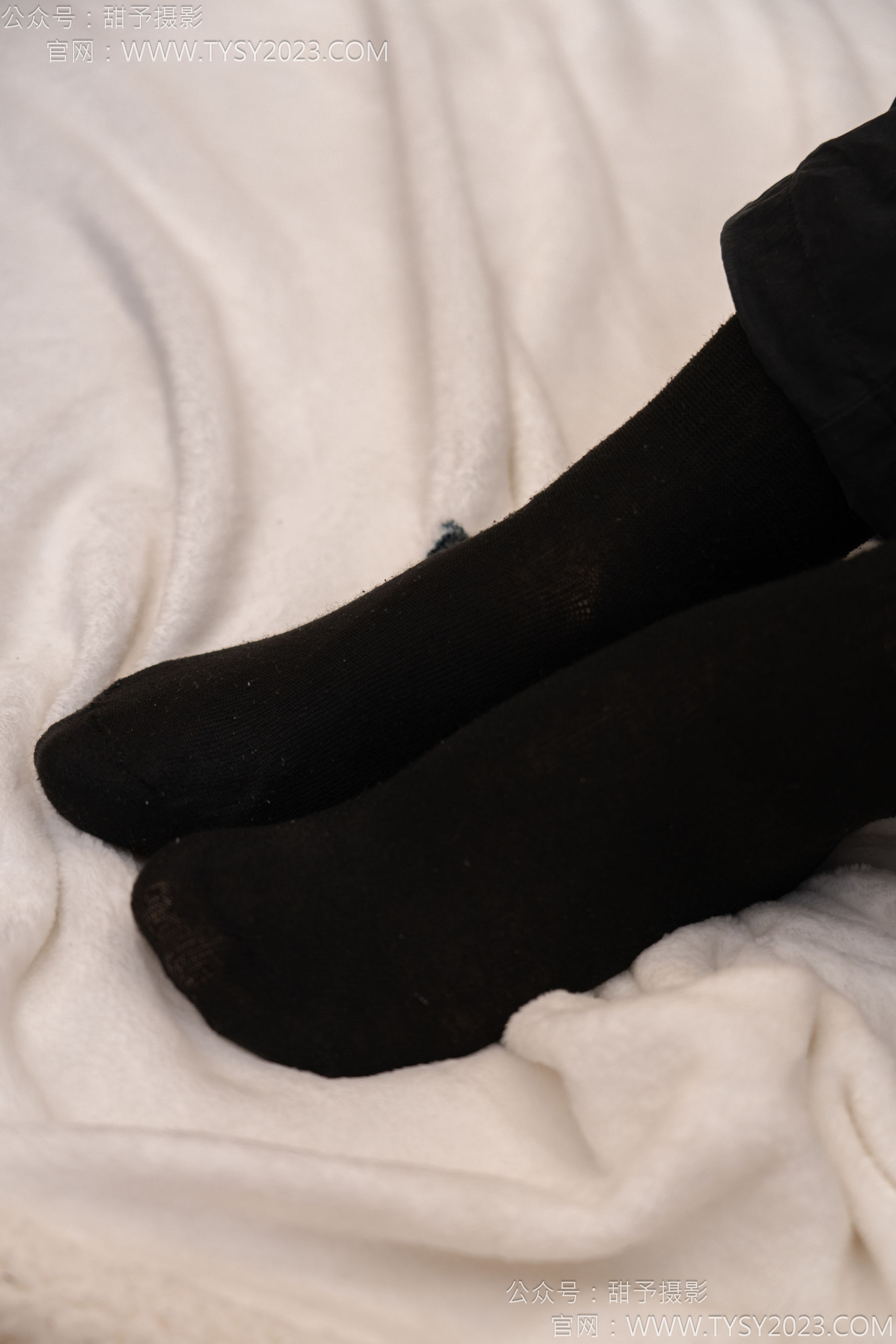 甜予摄影 No.145 思思&小云 - 板鞋、白棉袜、薄肉丝/(145P)