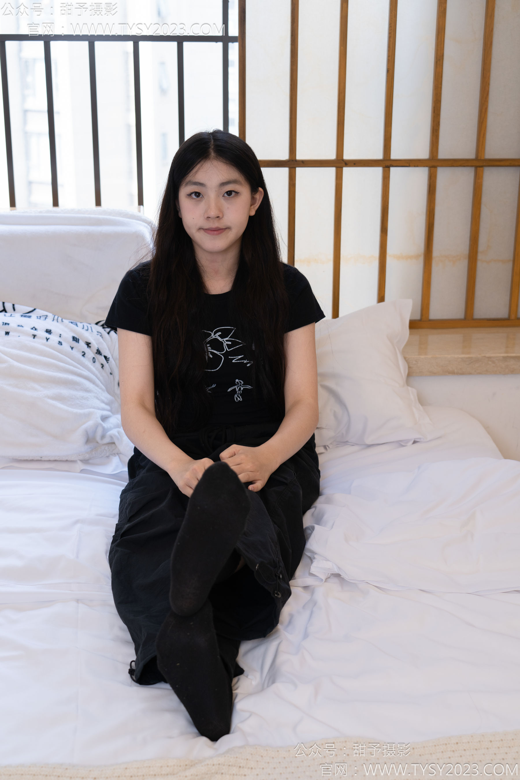 甜予摄影 No.145 思思&小云 - 板鞋、白棉袜、薄肉丝/(145P)