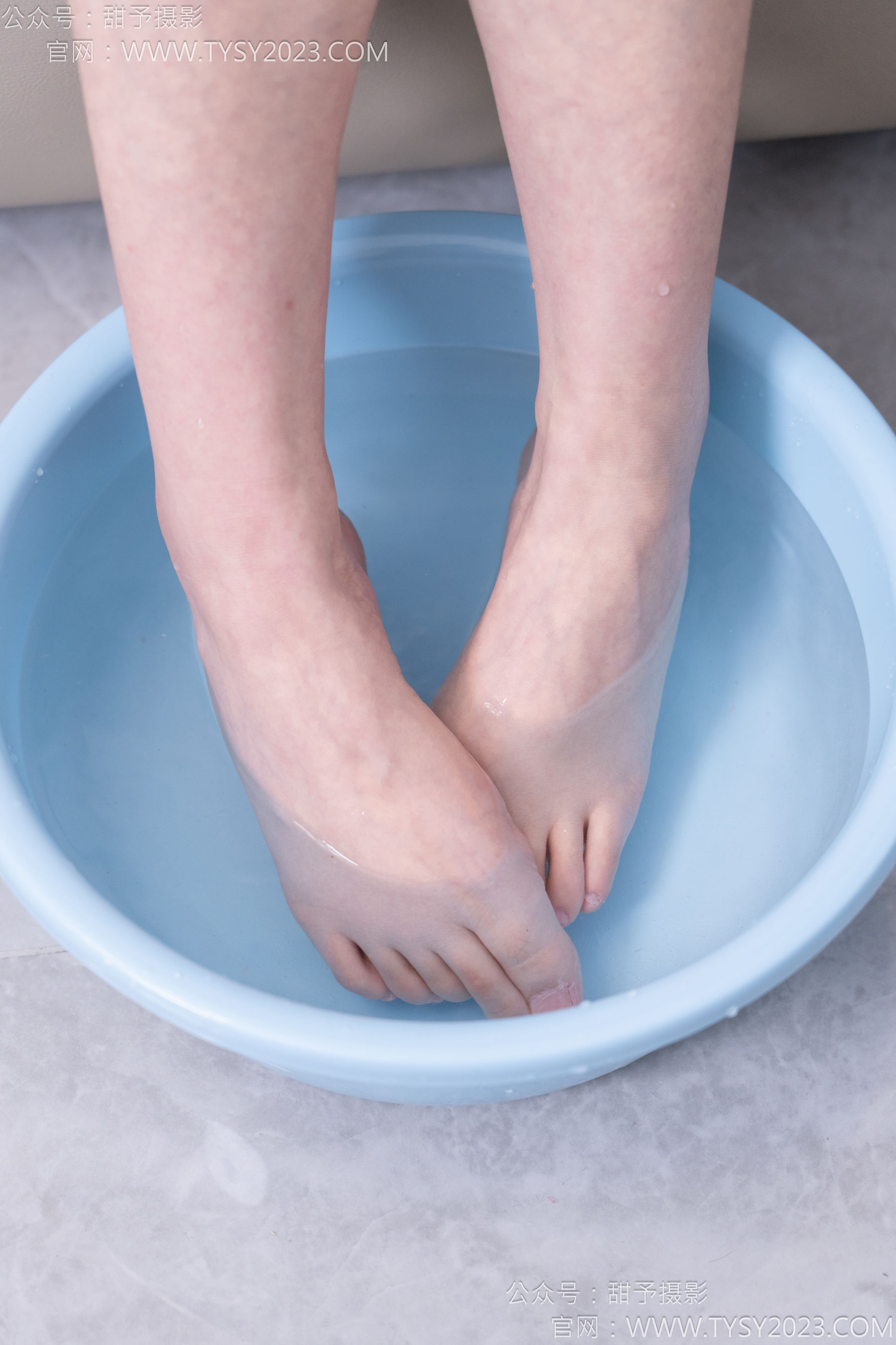 甜予摄影 No.143 璇璇 - 高跟鞋、裸足、泡脚涂抹婴儿油以及踩蛋糕剧情/(168P)
