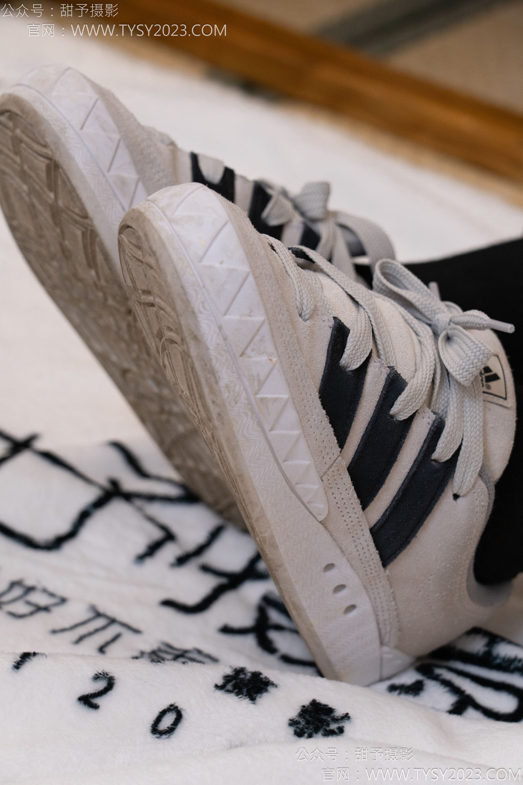 甜予摄影 No.145 思思&小云 - 板鞋、白棉袜、薄肉丝/(145P)