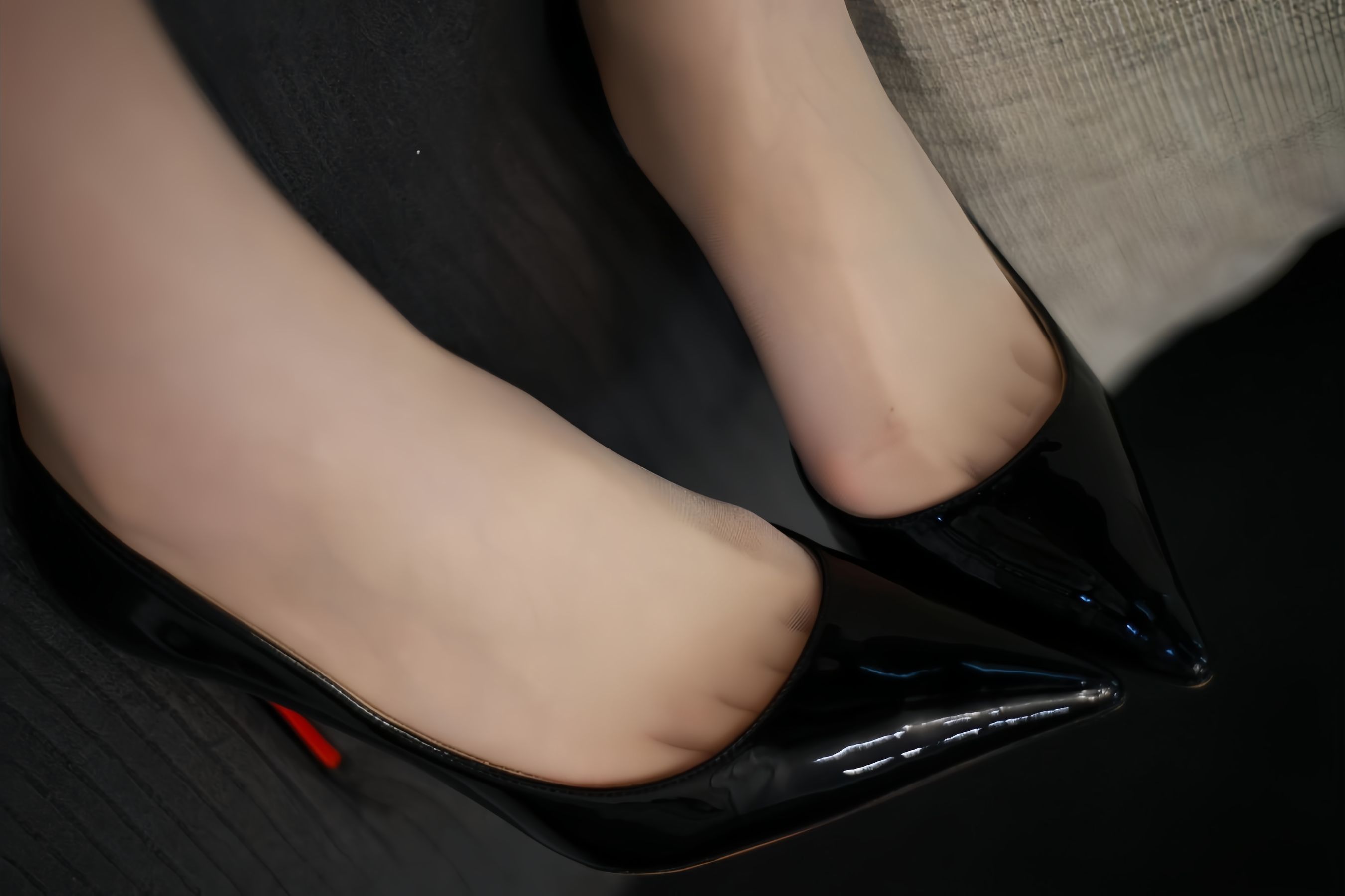 白龙猫女 - 公寓里的肉丝/(29P)