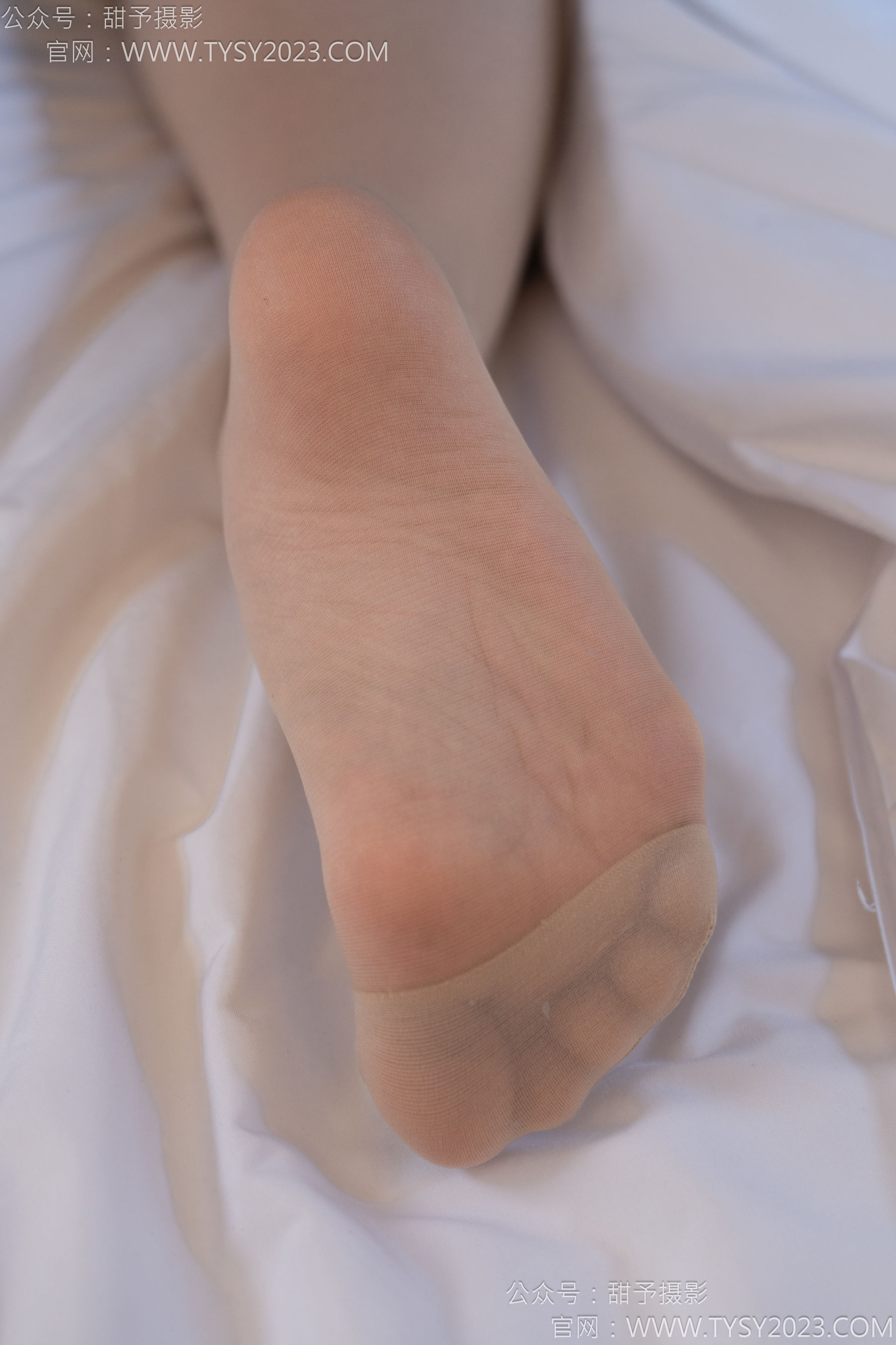 甜予摄影 No.145 思思&小云 - 板鞋、白棉袜、薄肉丝/(145P)