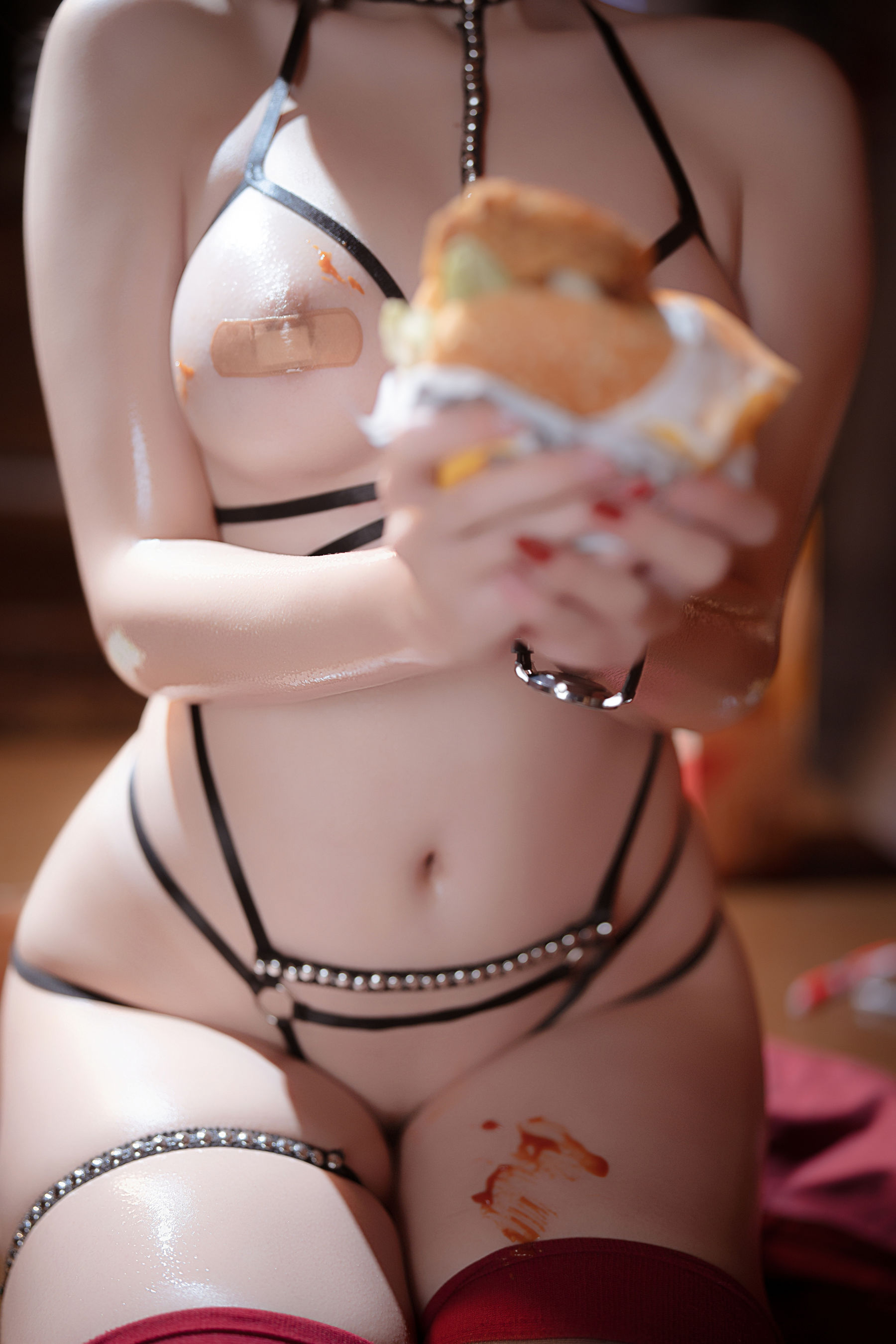 鬼马少女阿薰kaOri - 围裙下的秘密/(140P)