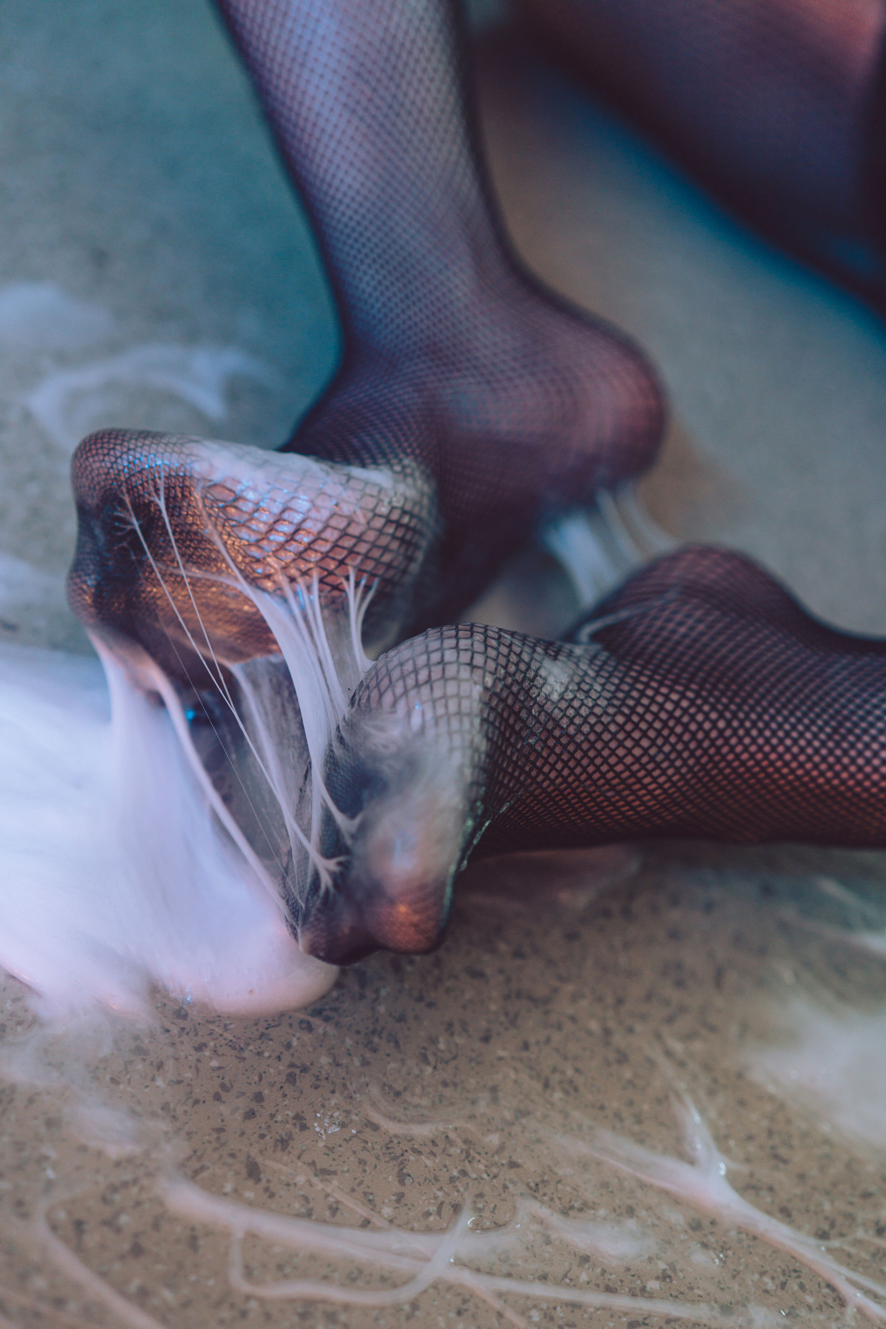 鹿八岁 - 地铁の调教/(66P)