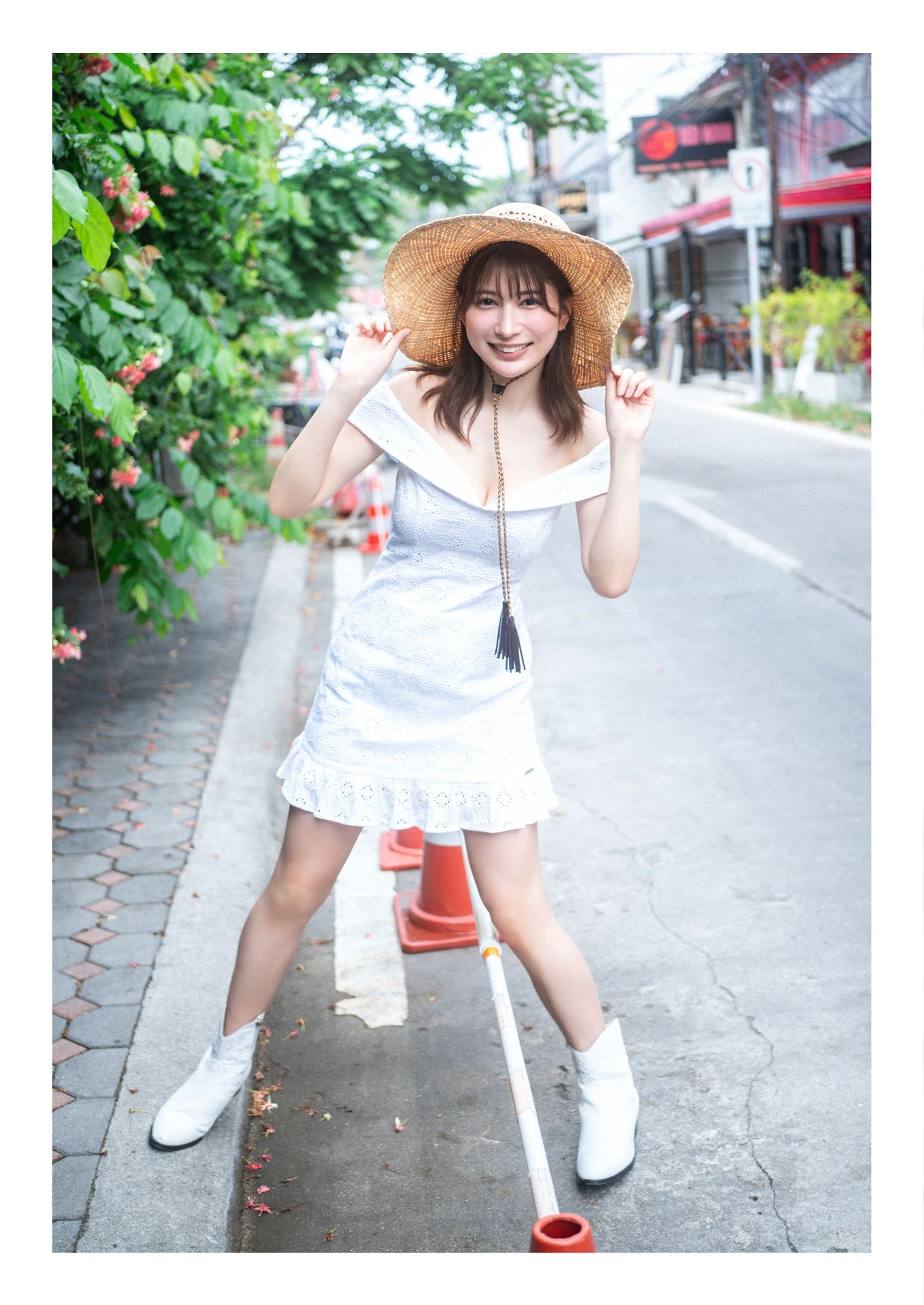 雪平莉左 - キミが微笑めば 世界が微笑む/(51P)