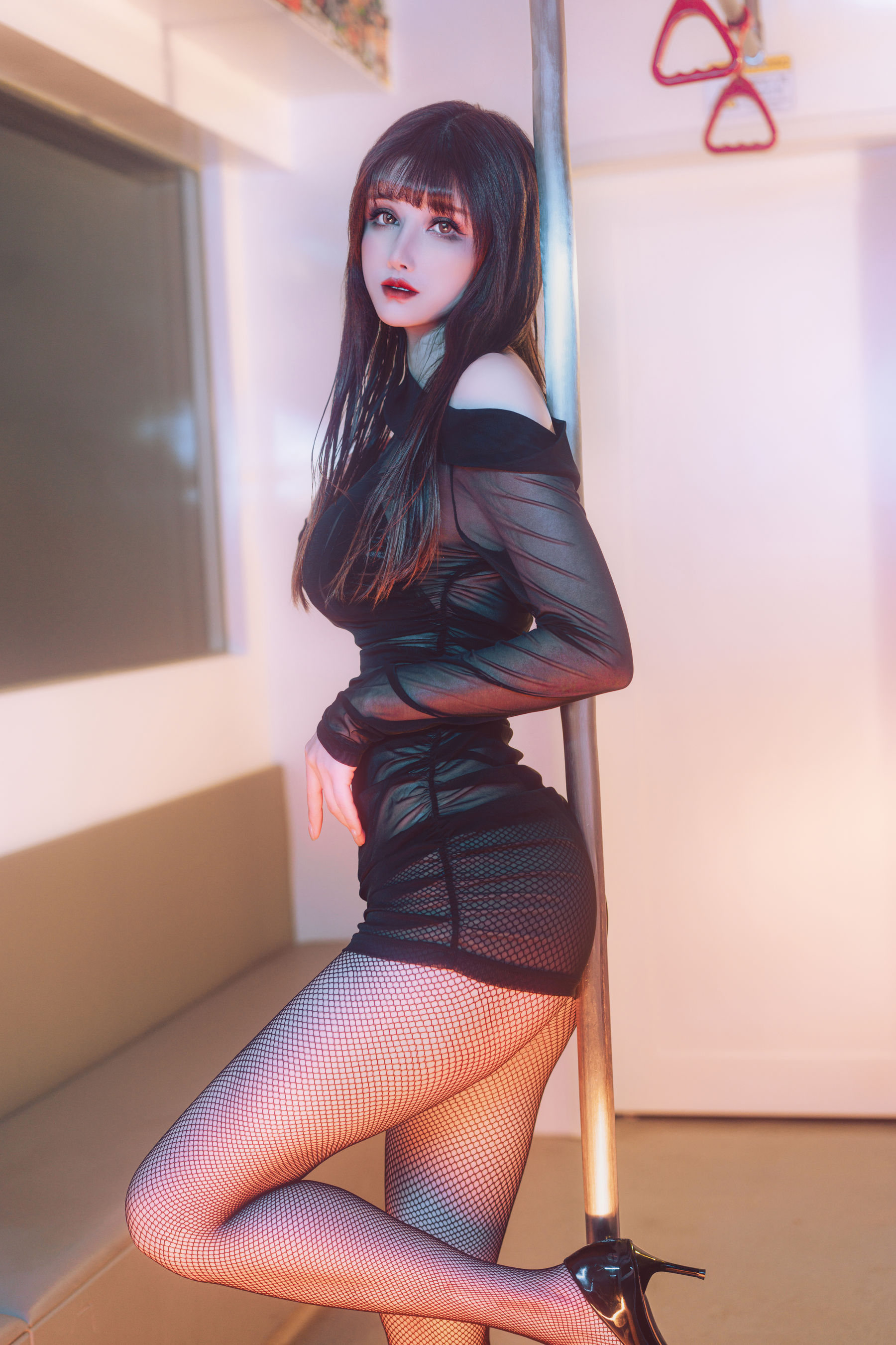 鹿八岁 - 地铁の调教/(66P)