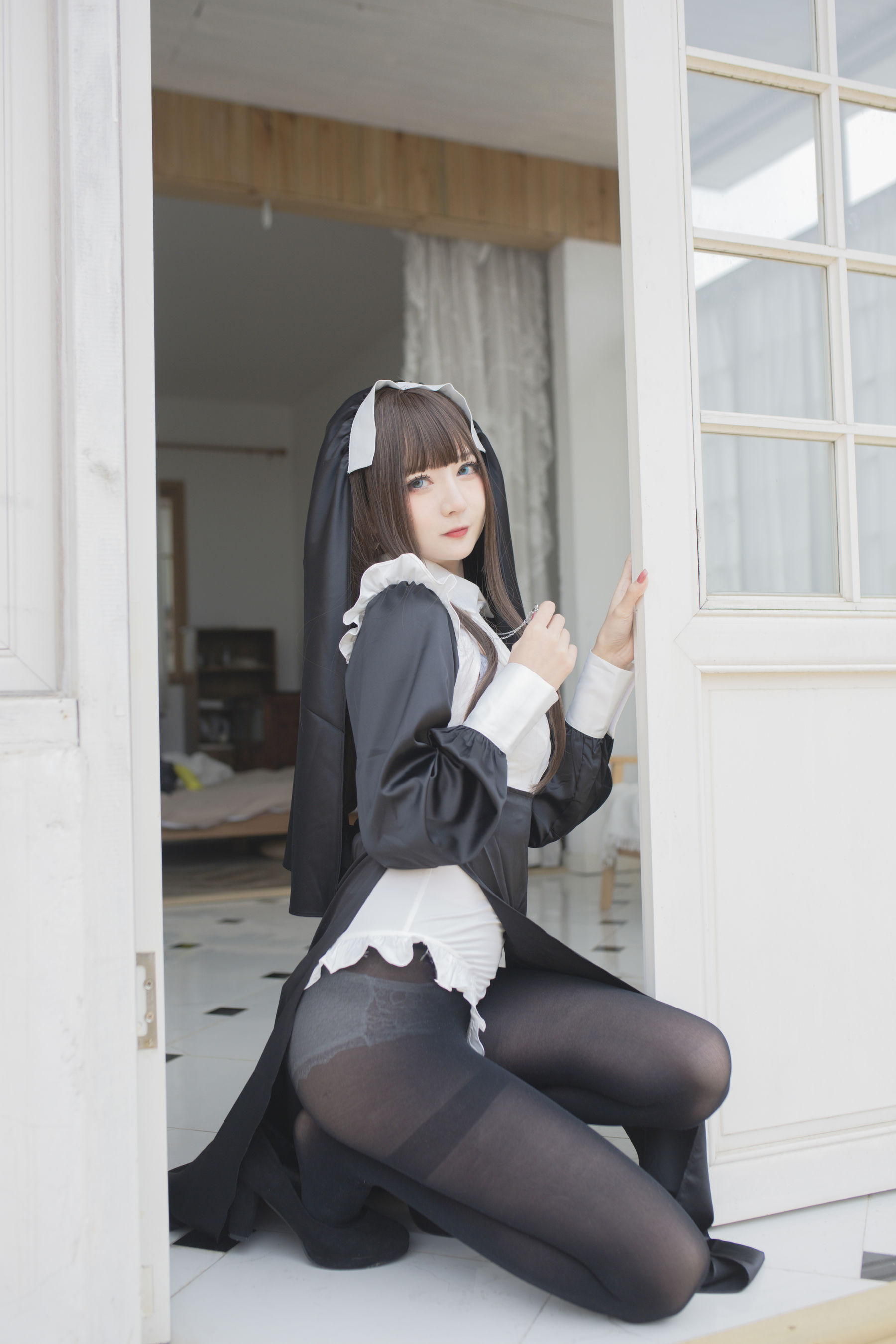 51酱 - 修女/(24P)