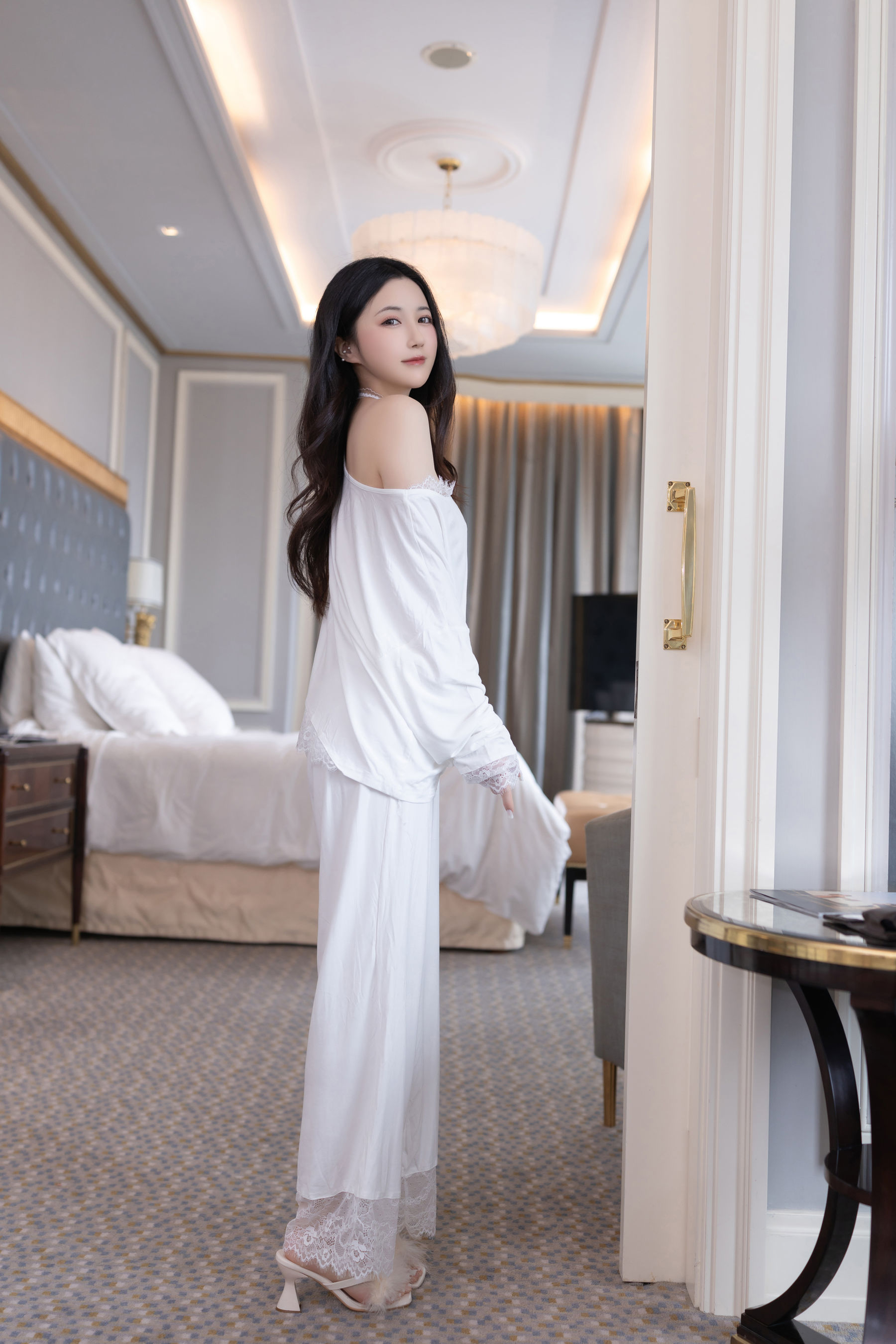 鱼子酱 - 温柔姐姐/(120P)