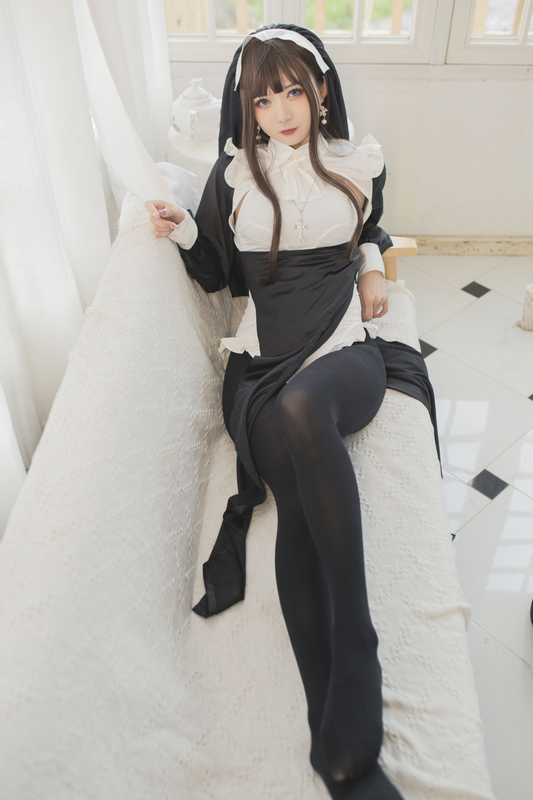 51酱 - 修女/(24P)