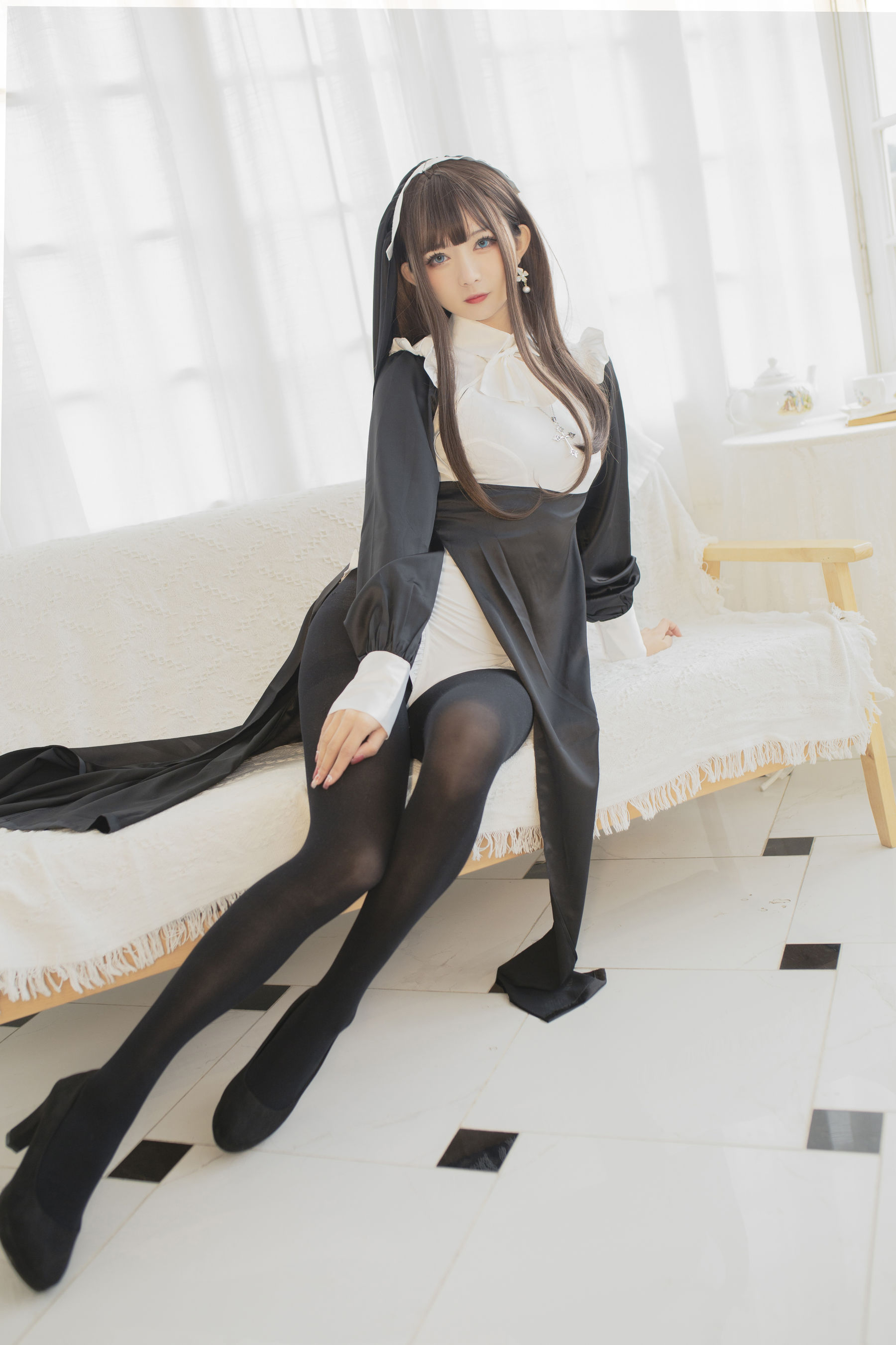 51酱 - 修女/(24P)