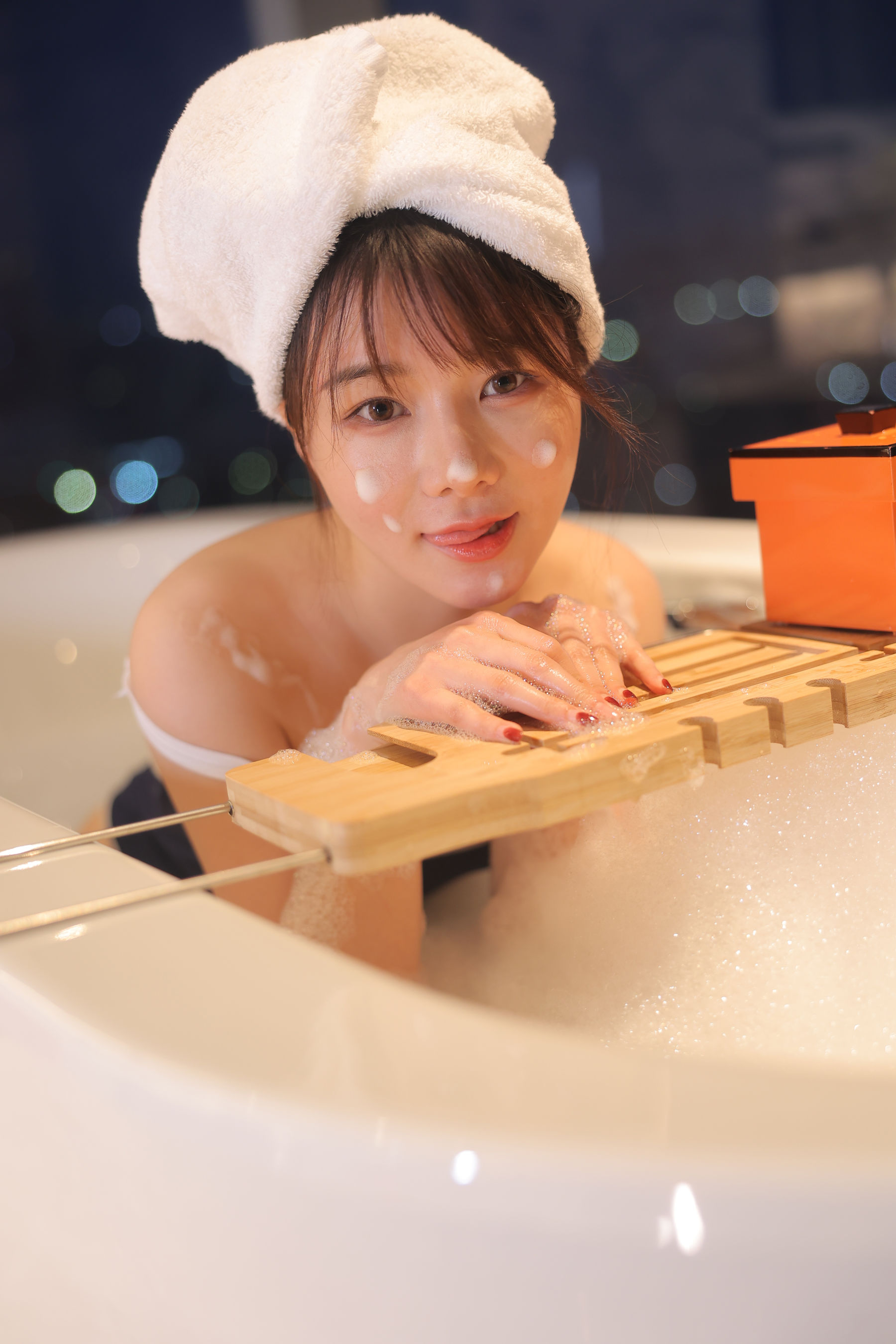 绾绾么 - 泡泡浴/(503P)